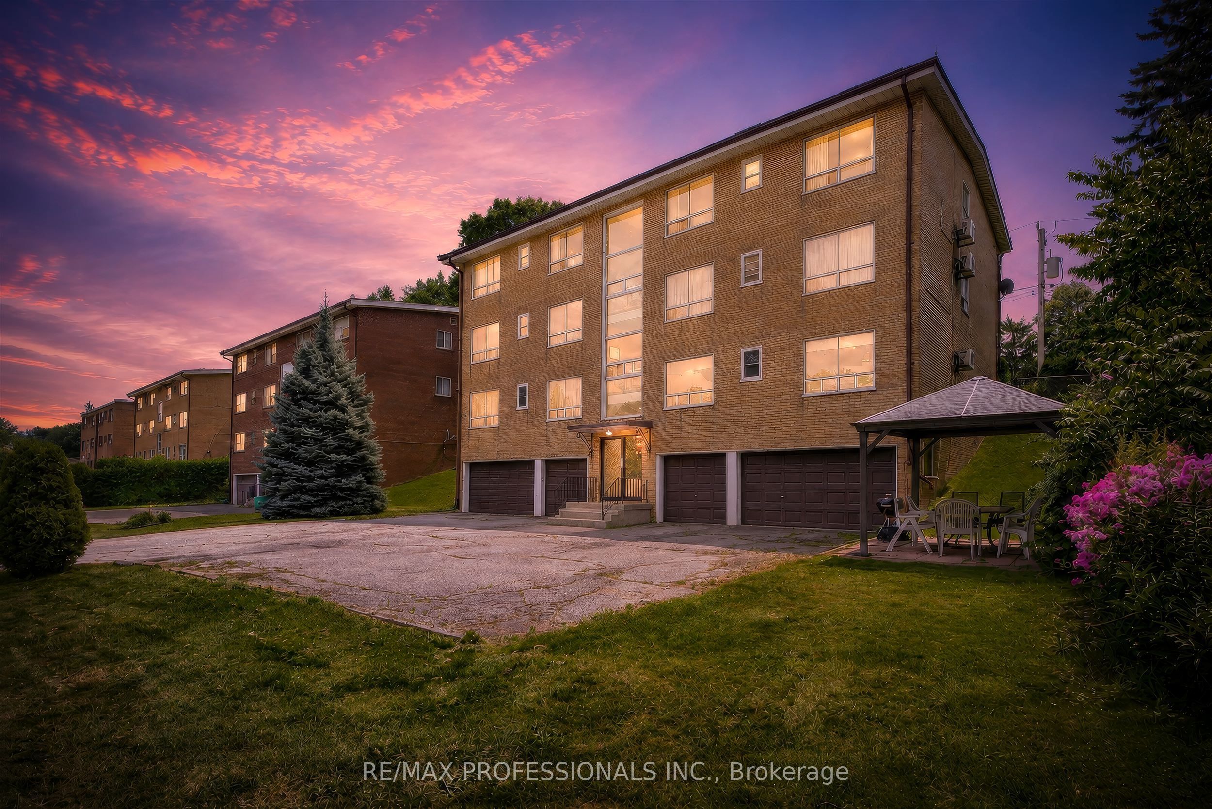 50 Waniska Avenue, Toronto, ON M8Y 1P9 photo 4