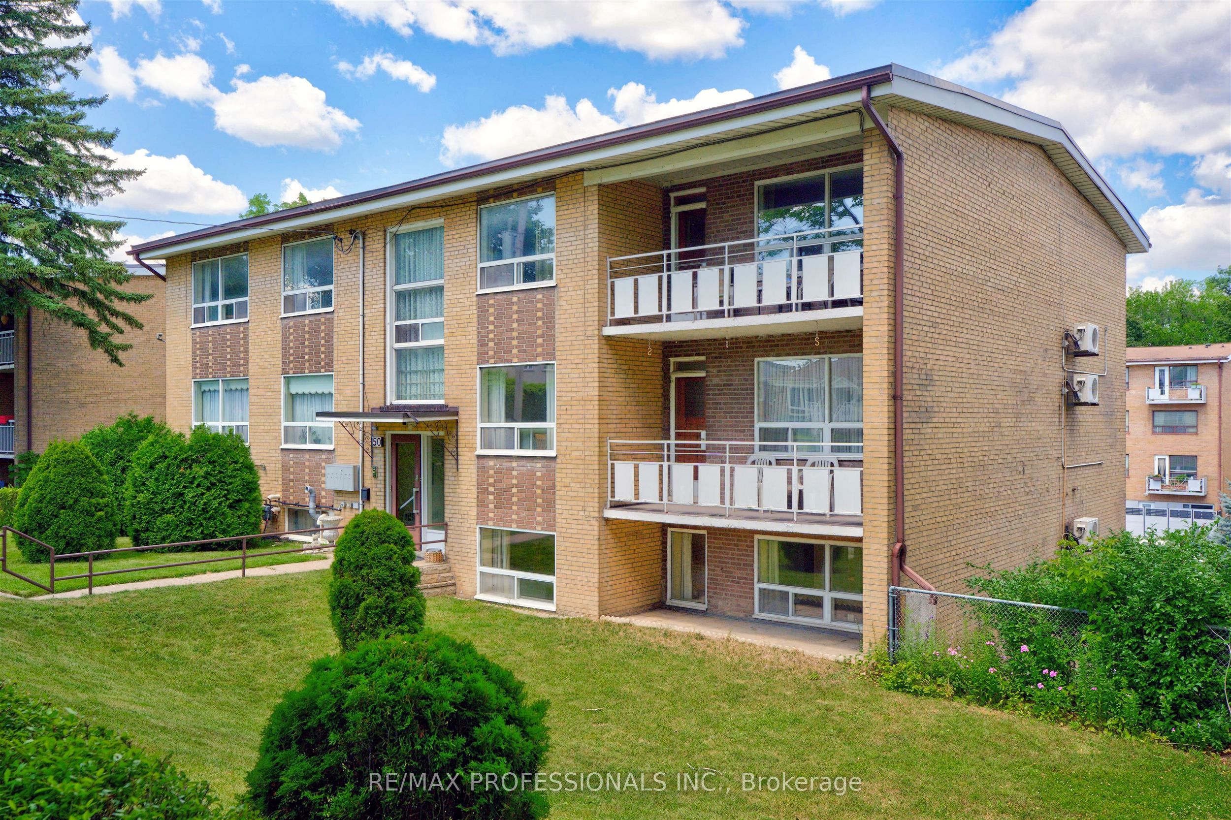 50 Waniska Avenue, Toronto, ON M8Y 1P9 photo 5