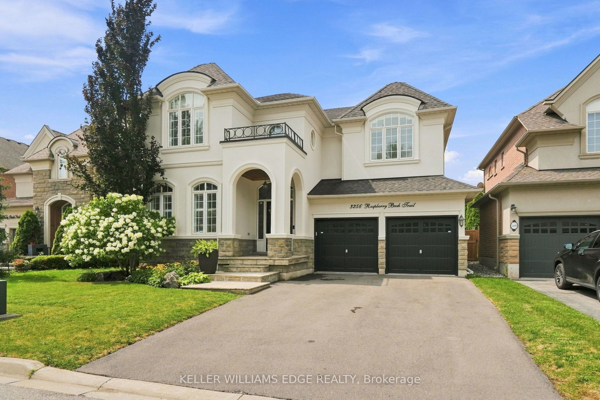 3256 Raspberry Bush Trail, Oakville, ON L6L 6V6 photo 2