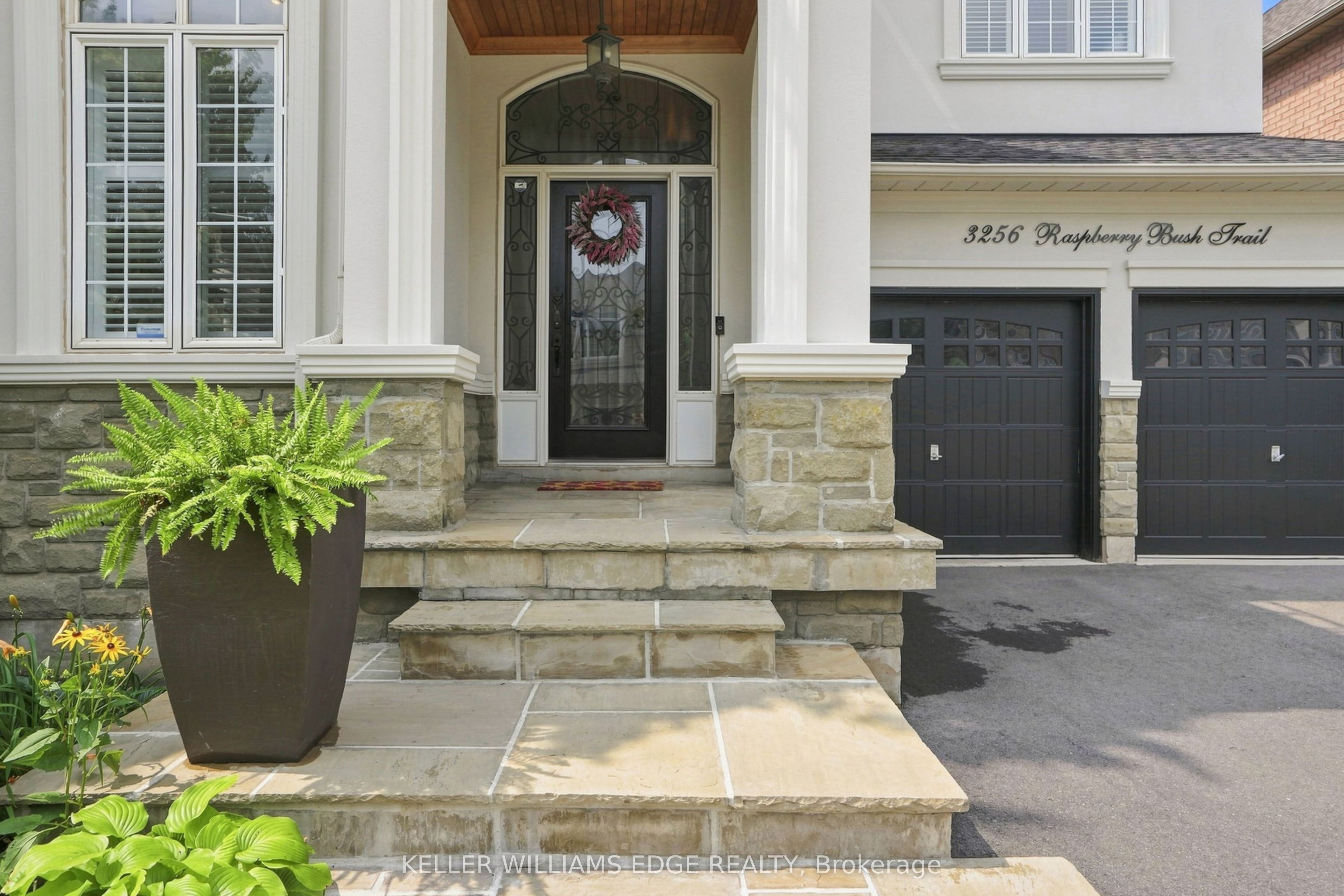 3256 Raspberry Bush Trail, Oakville, ON L6L 6V6 photo 3