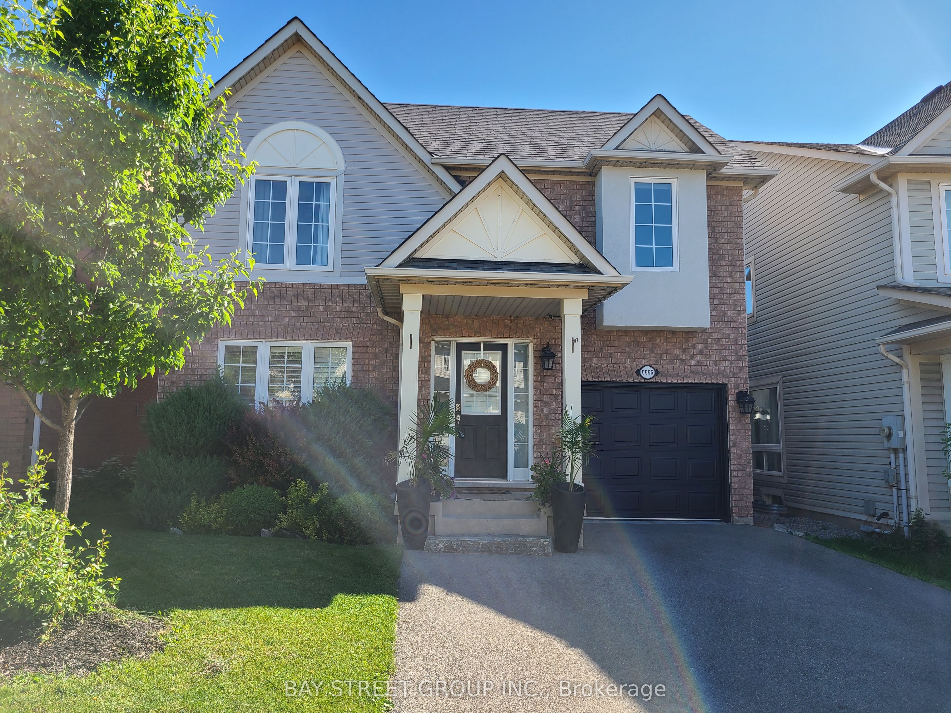 5556 Thorn Lane, Burlington, ON L7L 6V9