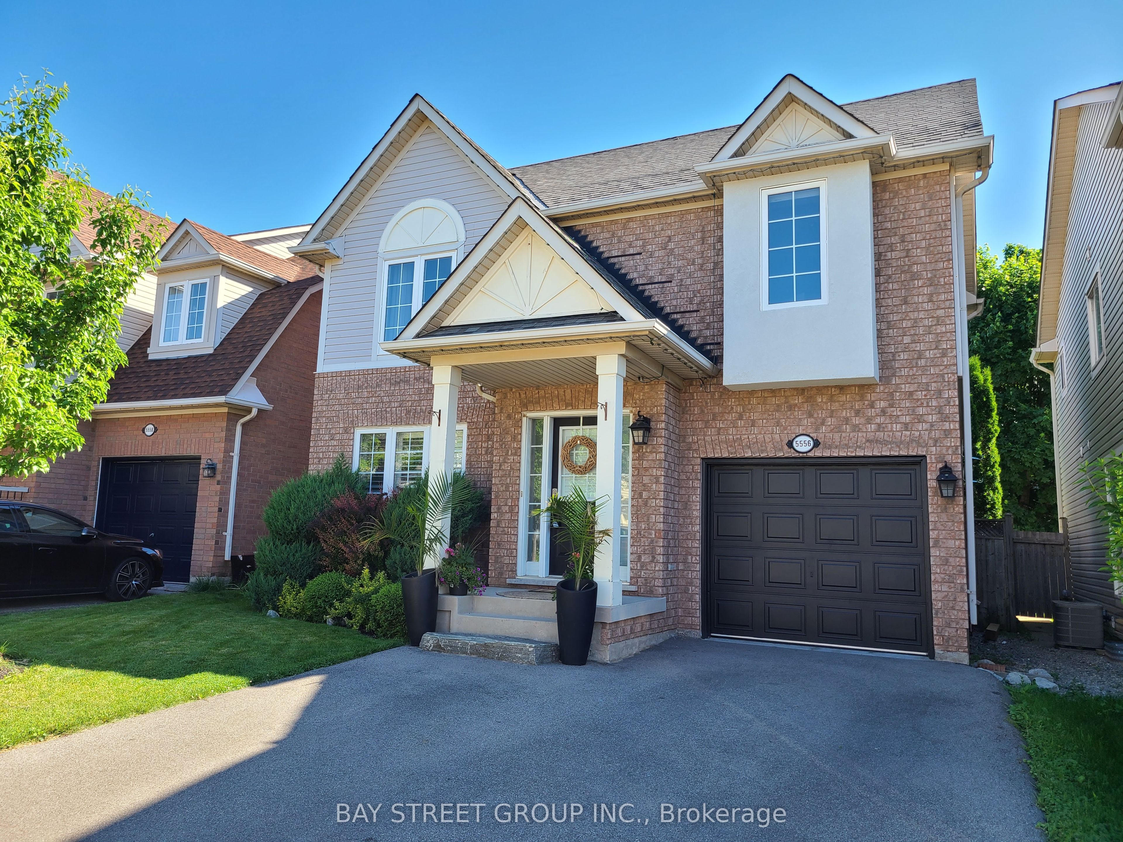 5556 Thorn Lane, Burlington, ON L7L 6V9 photo 2