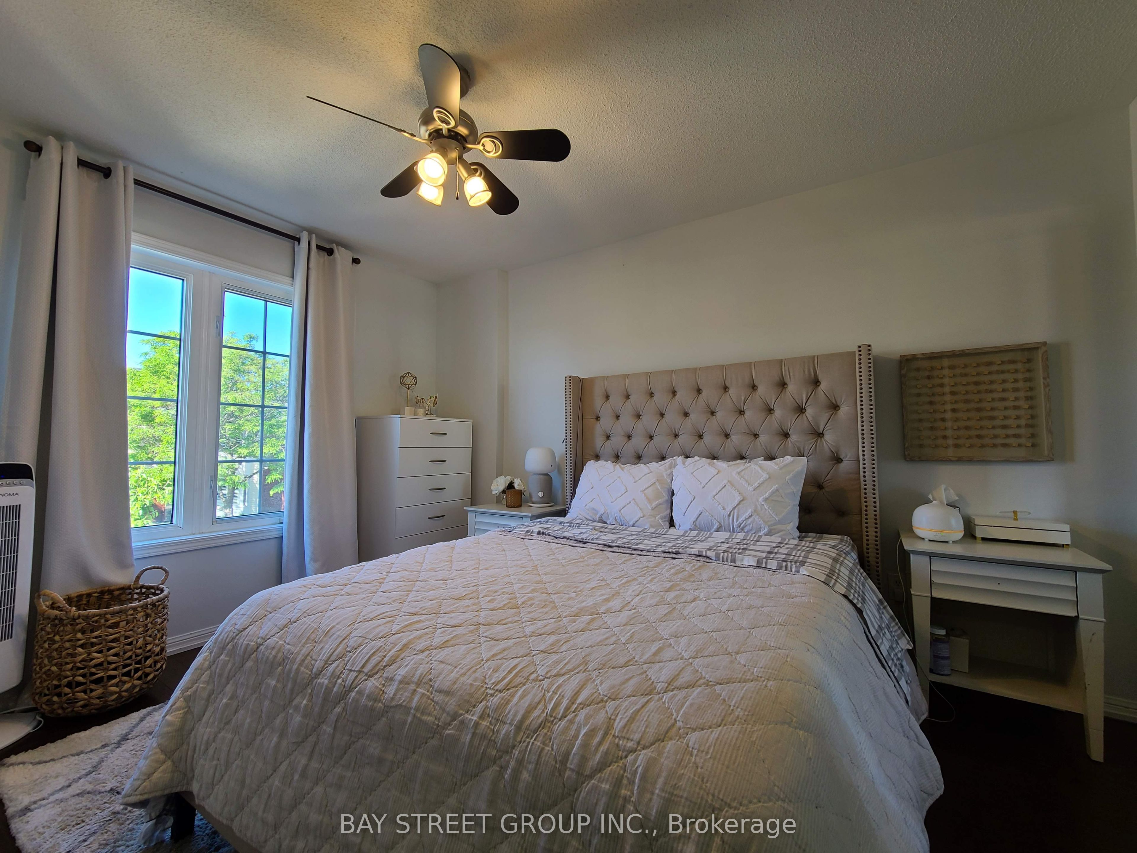 5556 Thorn Lane, Burlington, ON L7L 6V9 photo 5