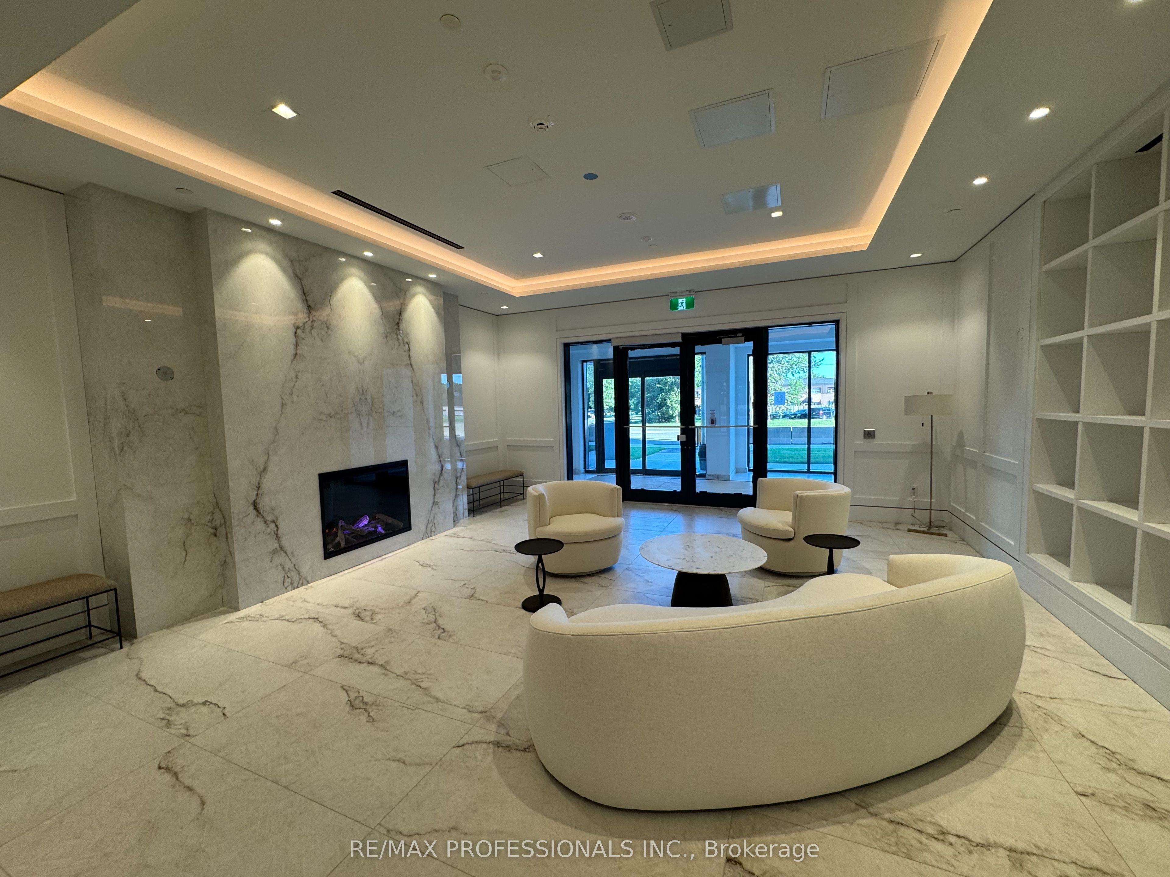 4010 Eglinton Avenue W 811, Toronto, ON M9A 0G5 photo 4