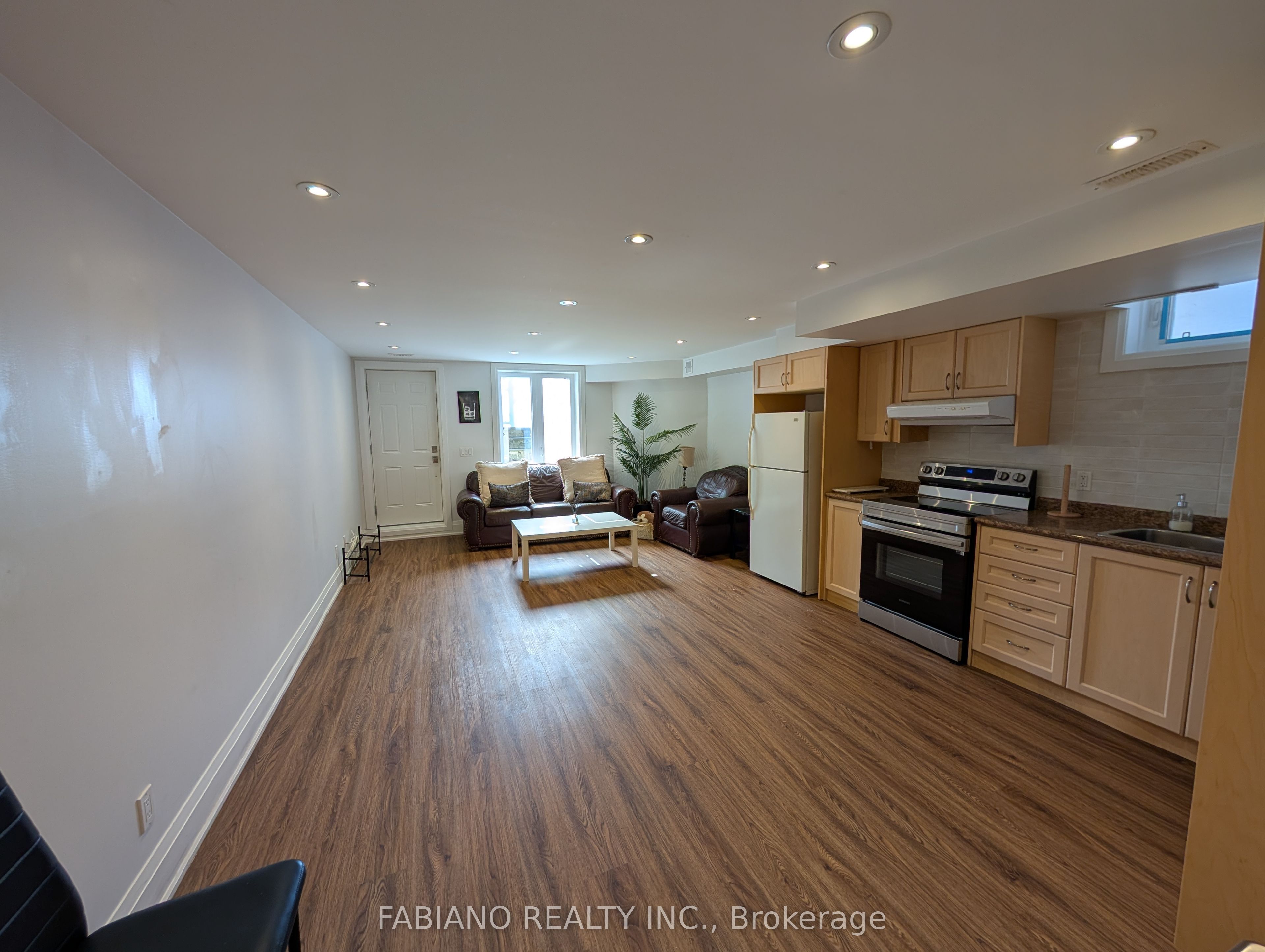 1036 Dovercourt Road Lower, Toronto, ON M6H 2X8 photo 3