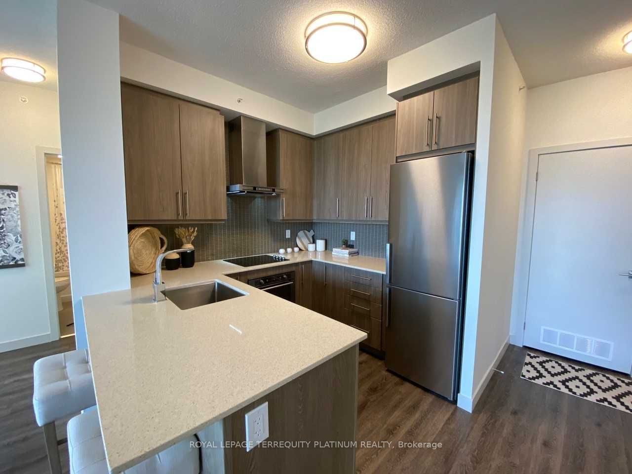 2081 Fairview Street 1706, Burlington, ON L7R 0E4 photo 2