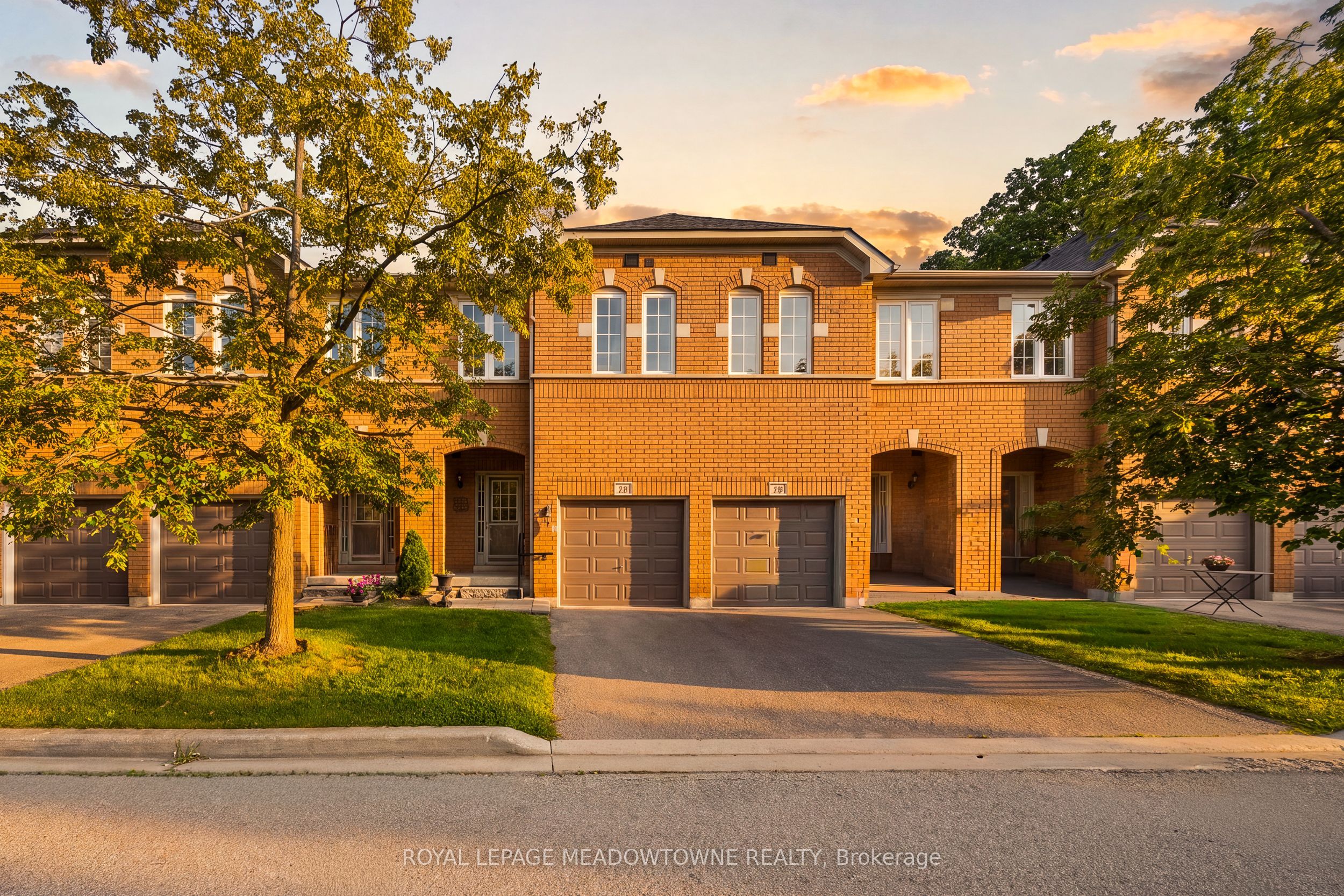 5530 Glen Erin Drive 21, Mississauga, ON L5M 6E8