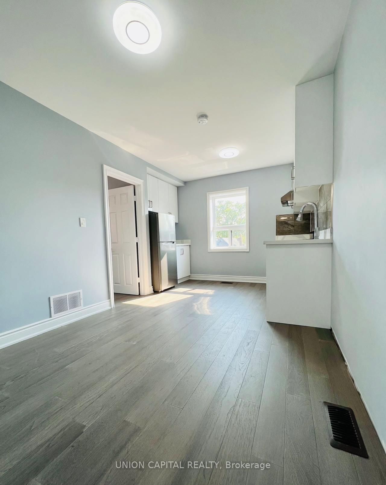 1342 Weston Road 4, Toronto, ON M6M 4R5 photo 2