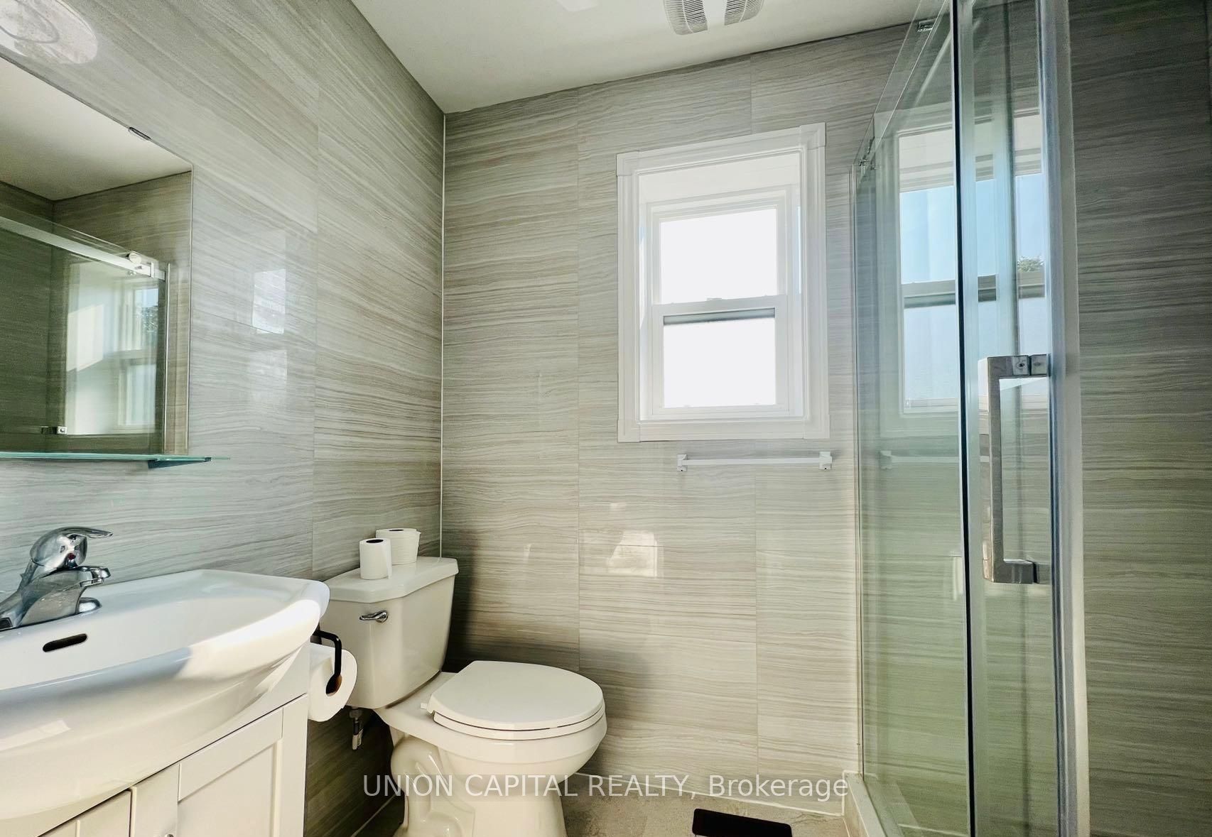 1342 Weston Road 4, Toronto, ON M6M 4R5 photo 4