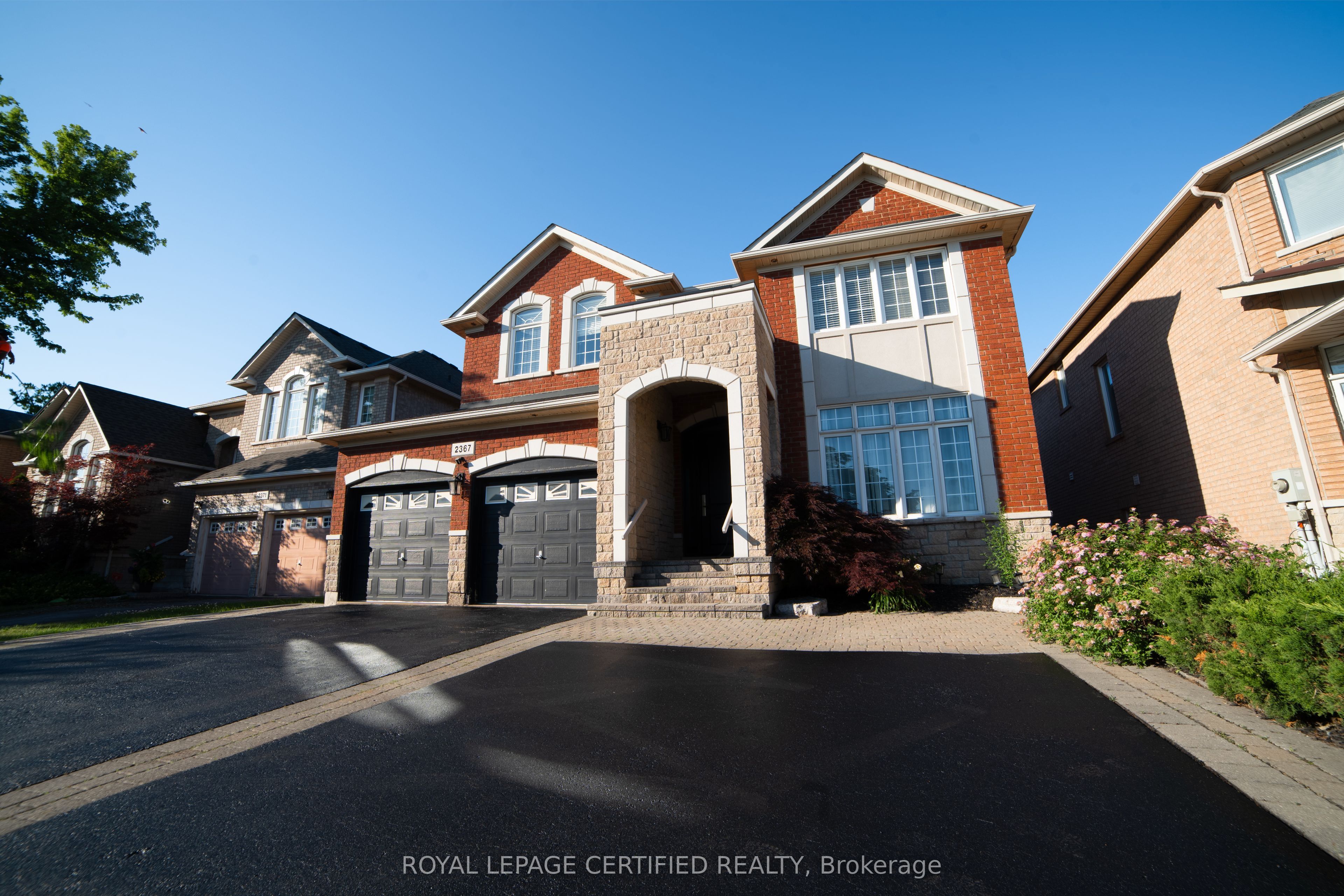 2367 Eighth Line, Oakville, ON L6H 7L7 photo 2