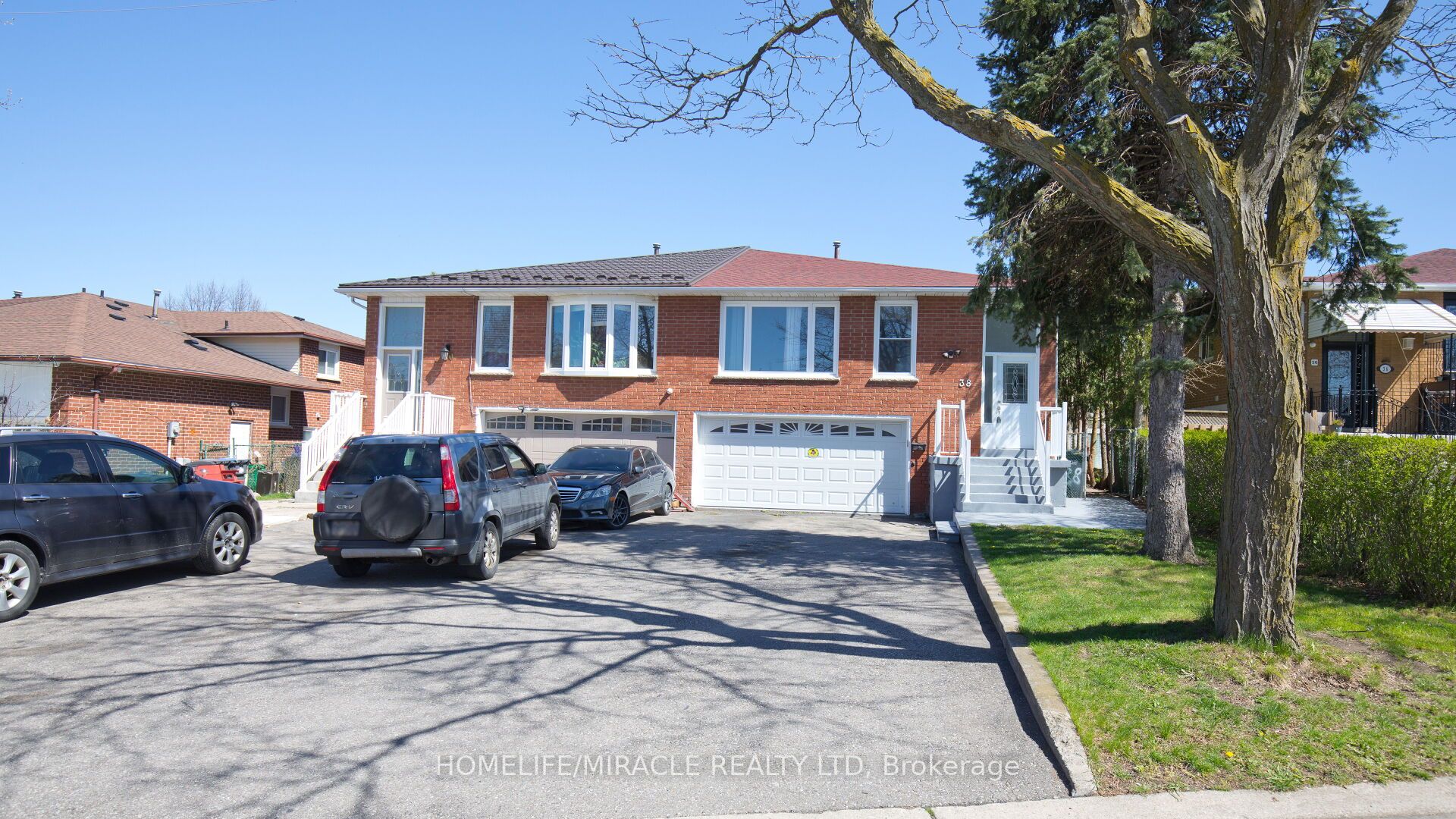 38 Medici Place, Brampton, ON L6S 3C6 photo 3