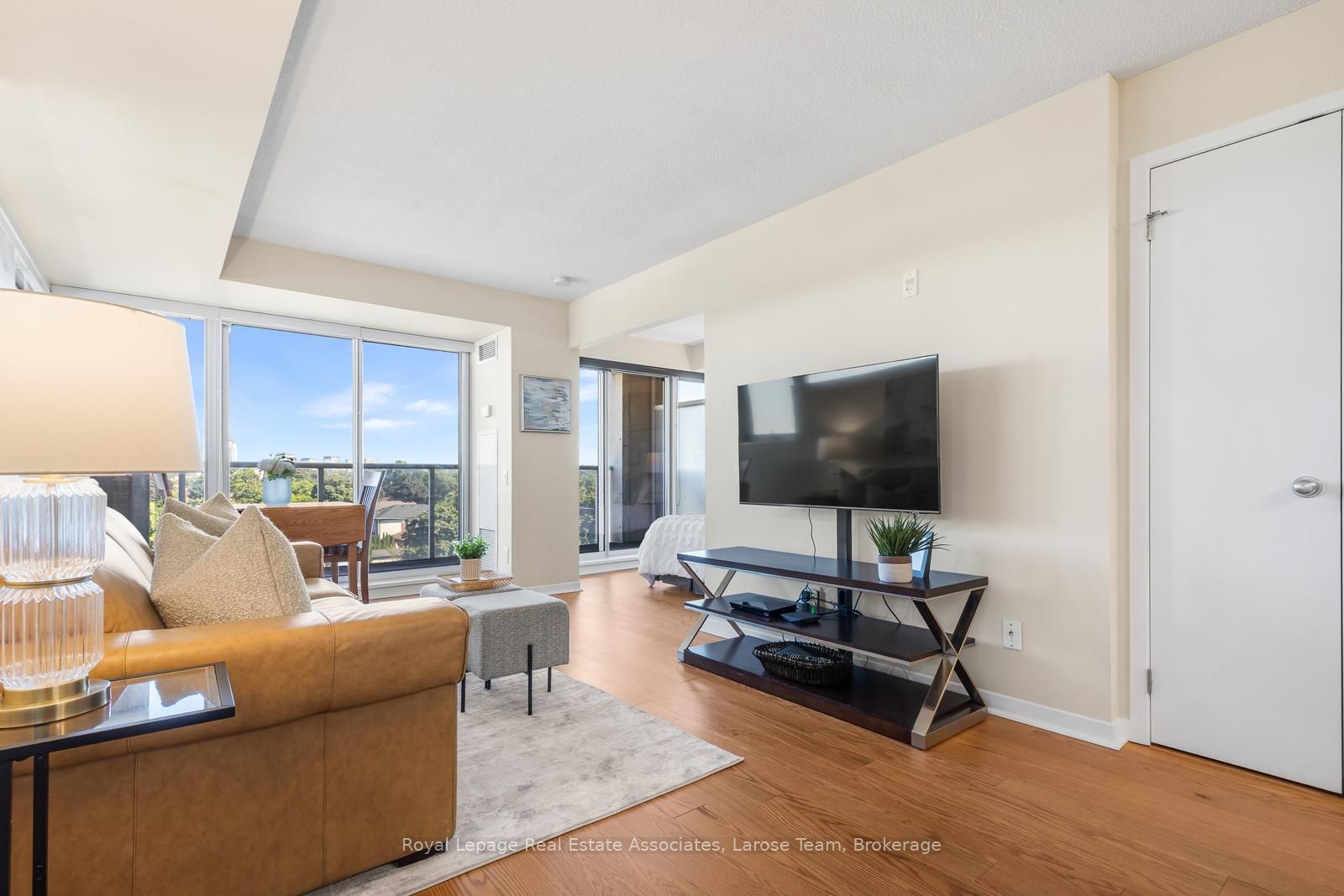 1050 The Queensway 611, Toronto, ON M8Z 0A8 photo 5