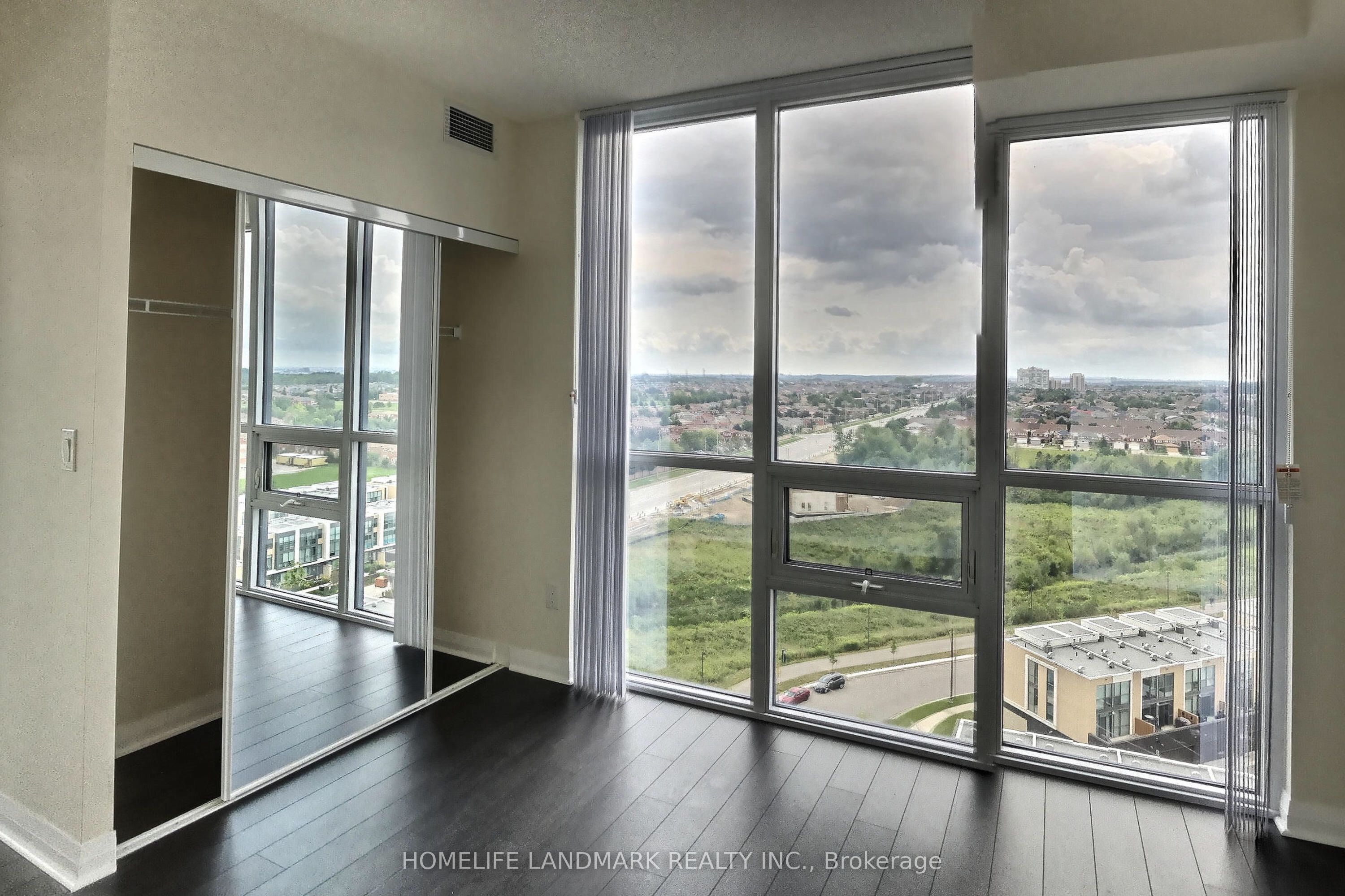 5025 Four Springs Avenue 1207, Mississauga, ON L5R 0G6 photo 4