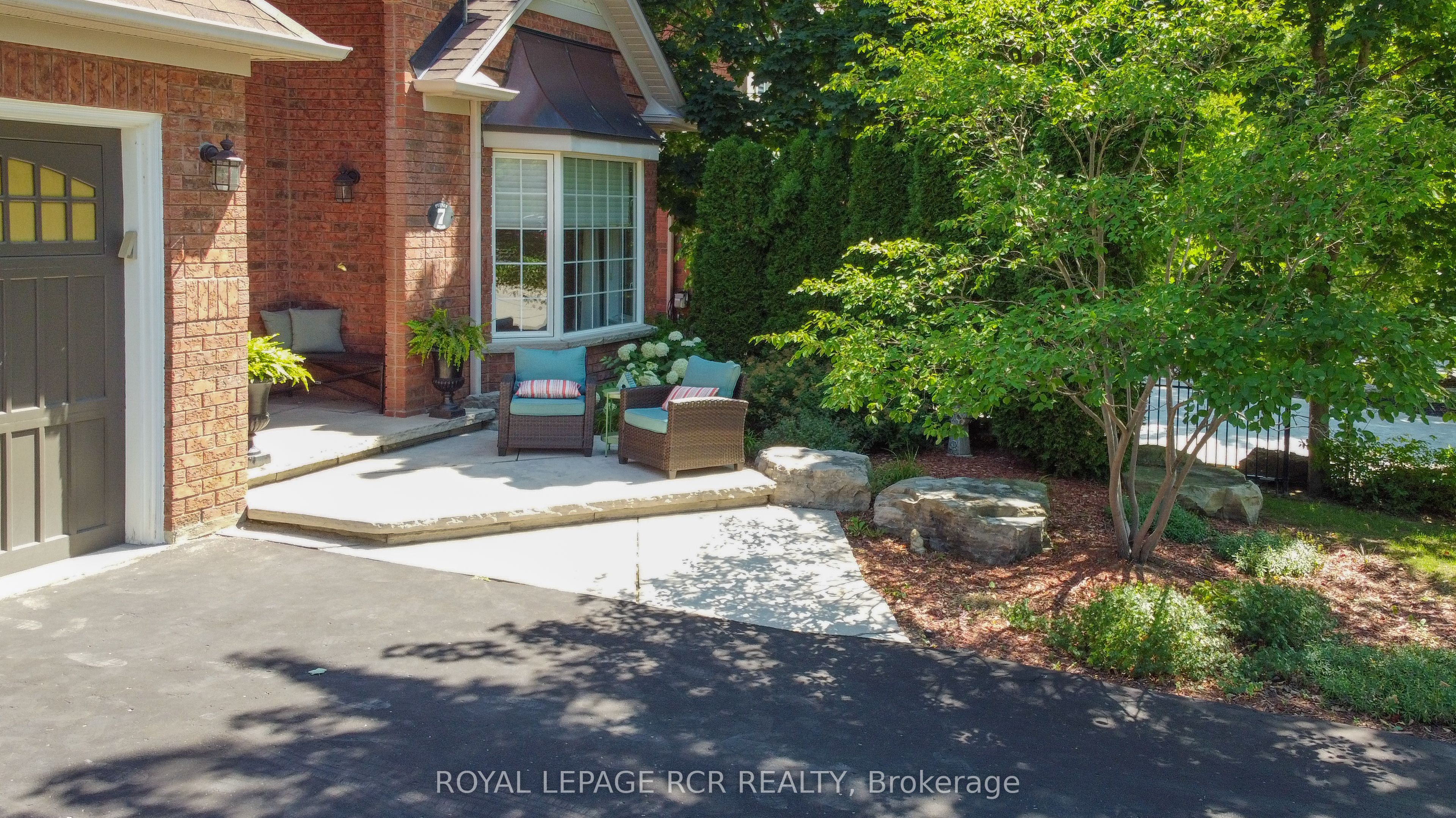 7 Putney Road, Caledon, ON L7C 1R4 photo 2