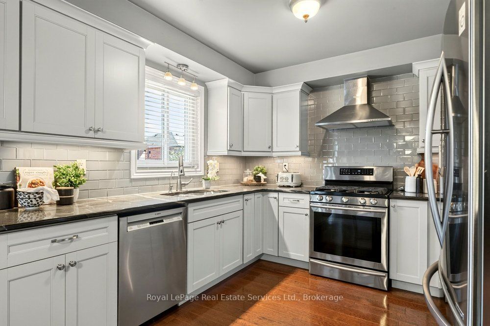 2054 Westmount Drive, Oakville, ON L6M 3P2 photo 5