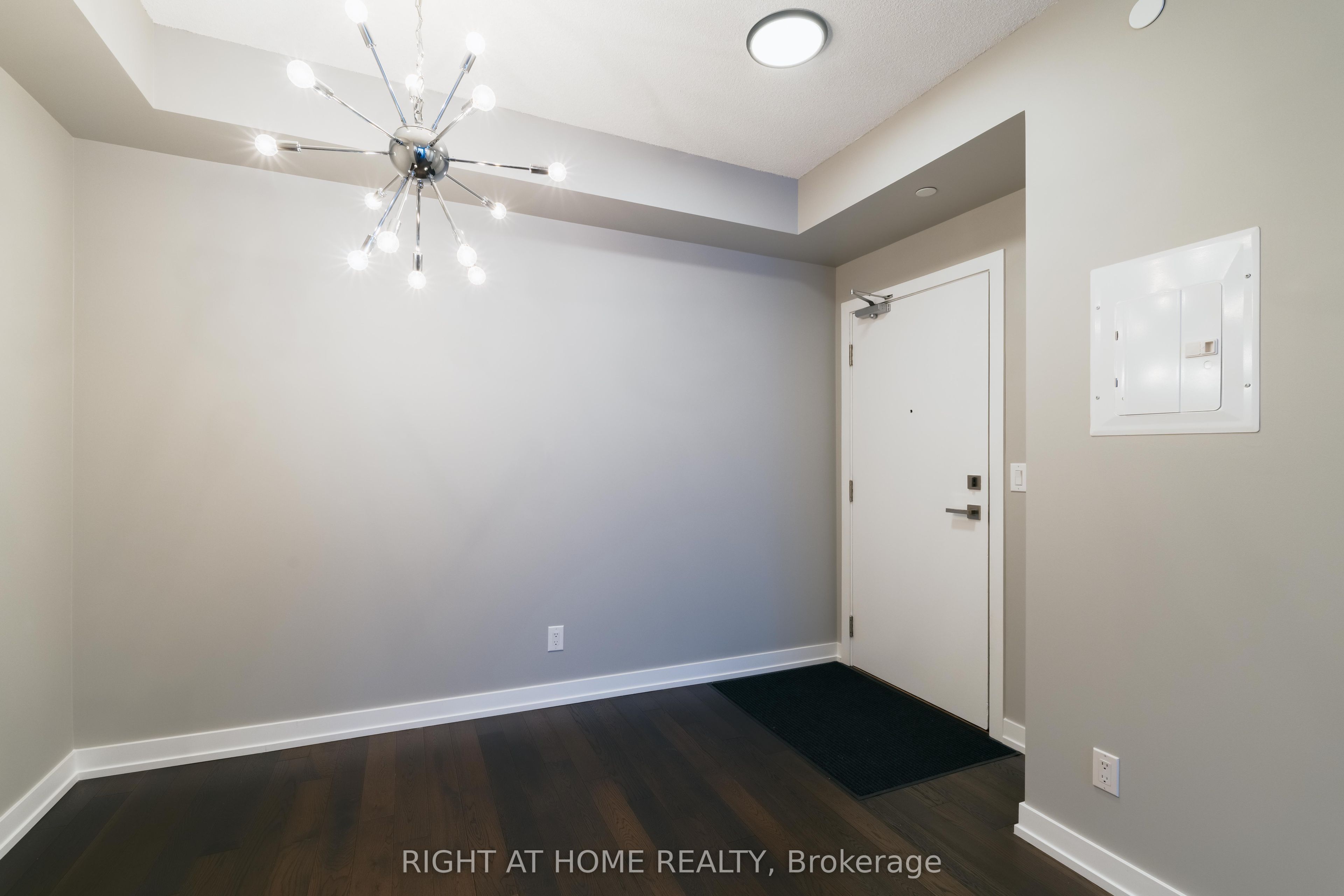 4011 Brickstone Mews 4611, Mississauga, ON L5B 0G3 photo 2