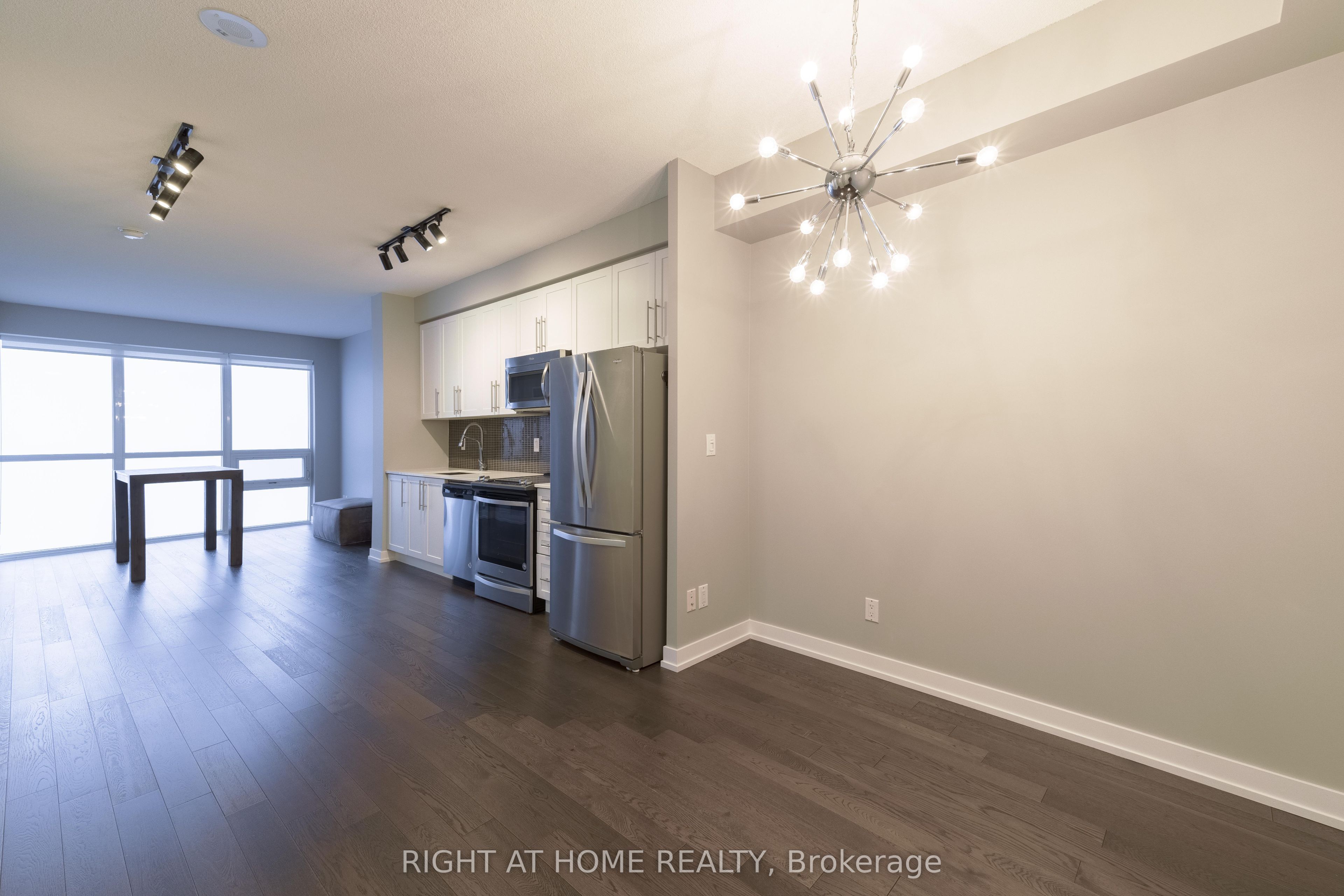 4011 Brickstone Mews 4611, Mississauga, ON L5B 0G3 photo 3