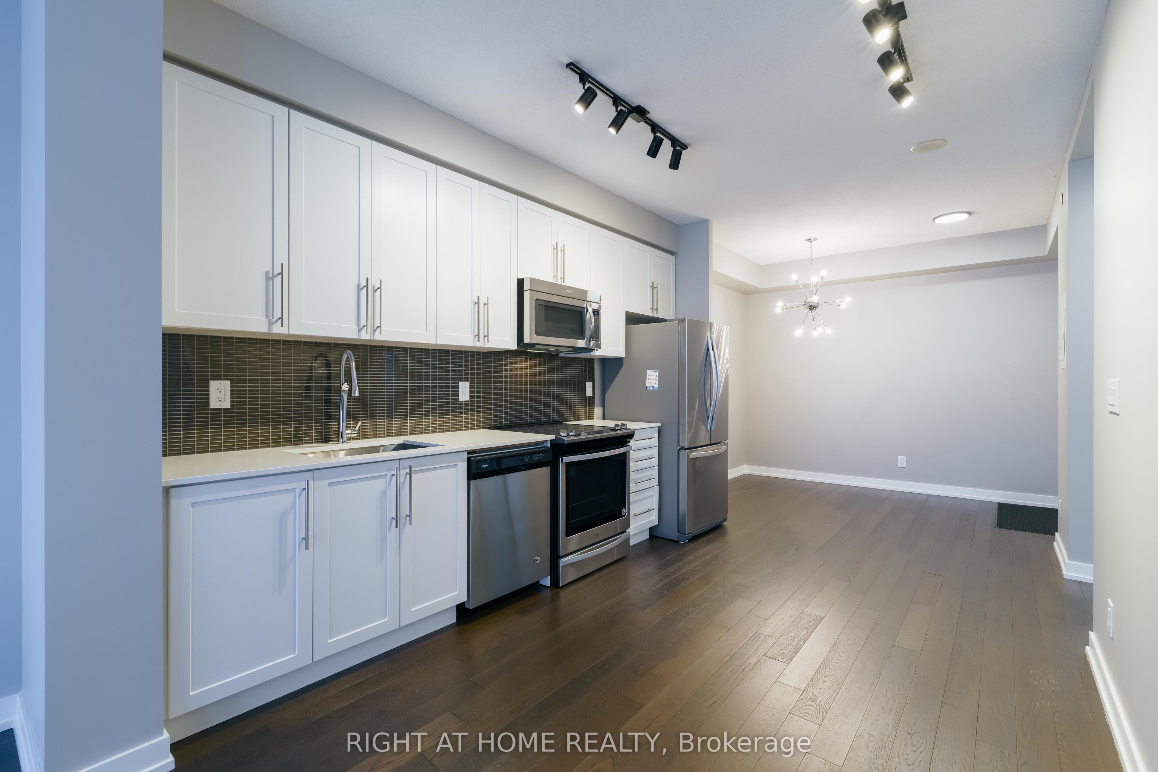 4011 Brickstone Mews 4611, Mississauga, ON L5B 0G3 photo 5