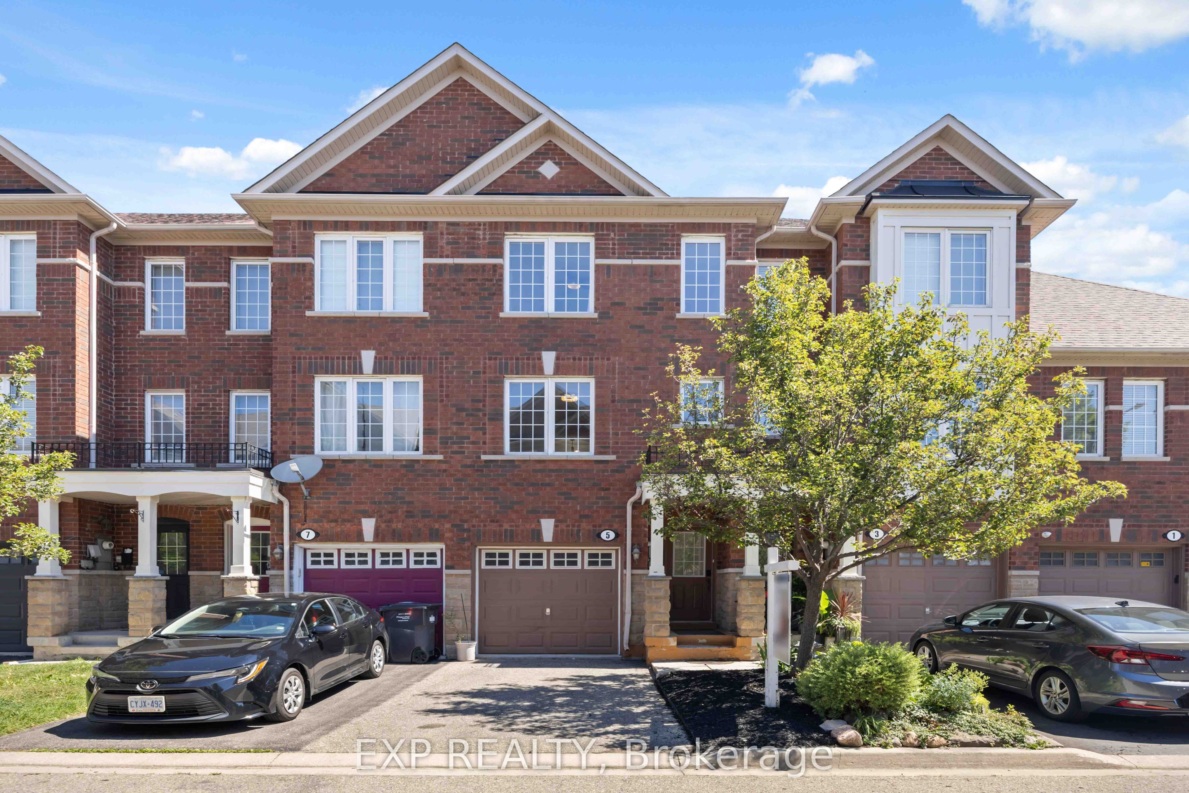 5 Garden Park Lane, Brampton, ON L6X 0H1