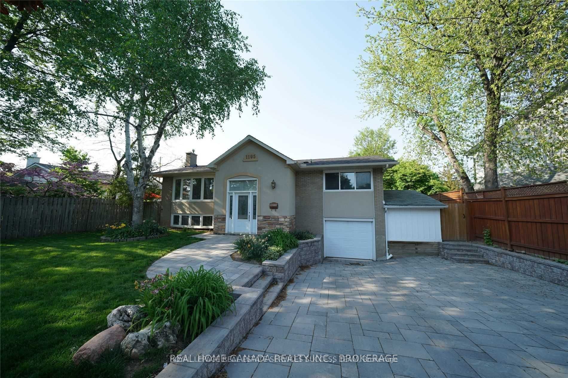 1195 Holton Heights Drive, Oakville, ON L6H 2E6 photo 2