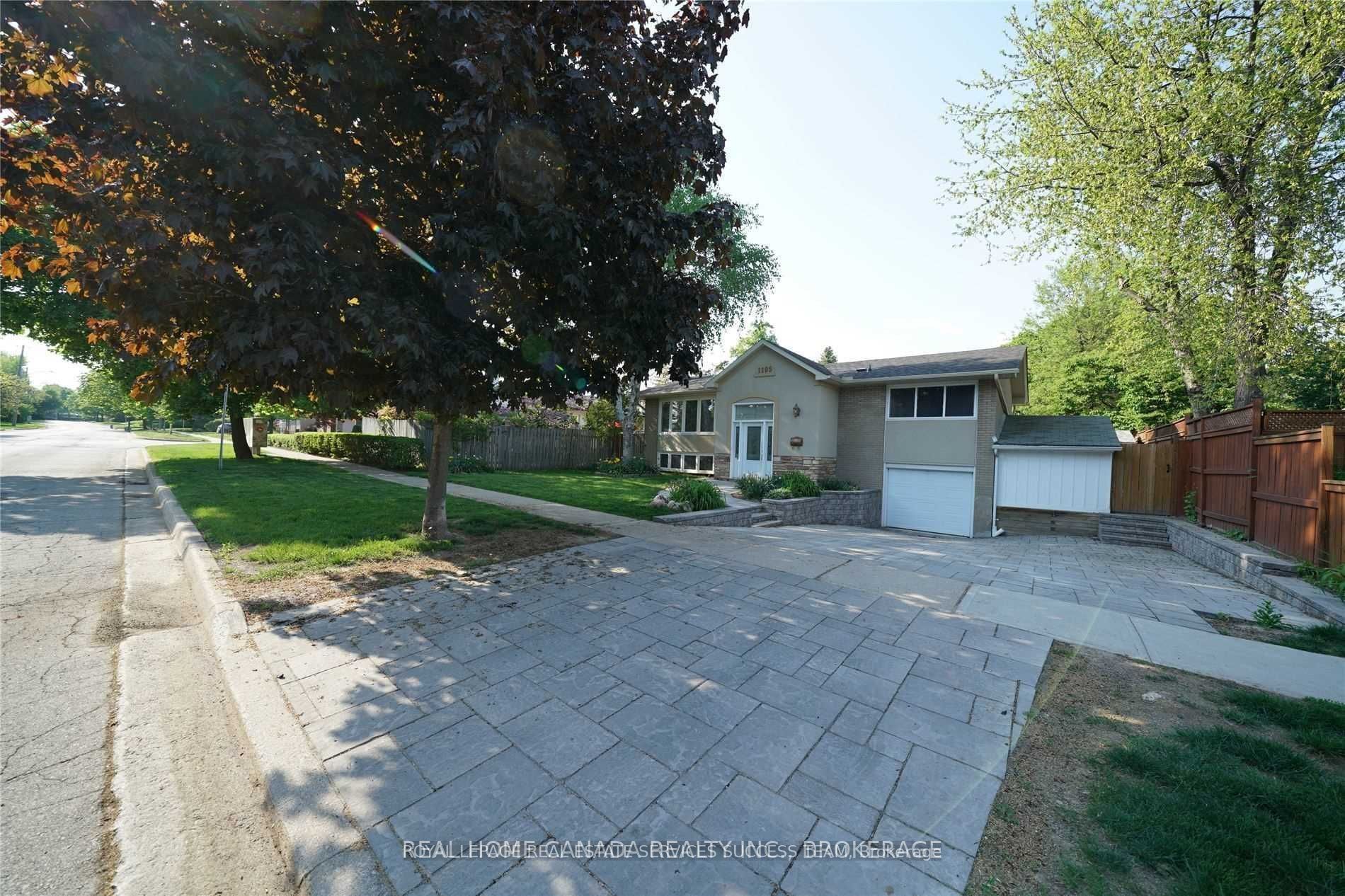 1195 Holton Heights Drive, Oakville, ON L6H 2E6 photo 3