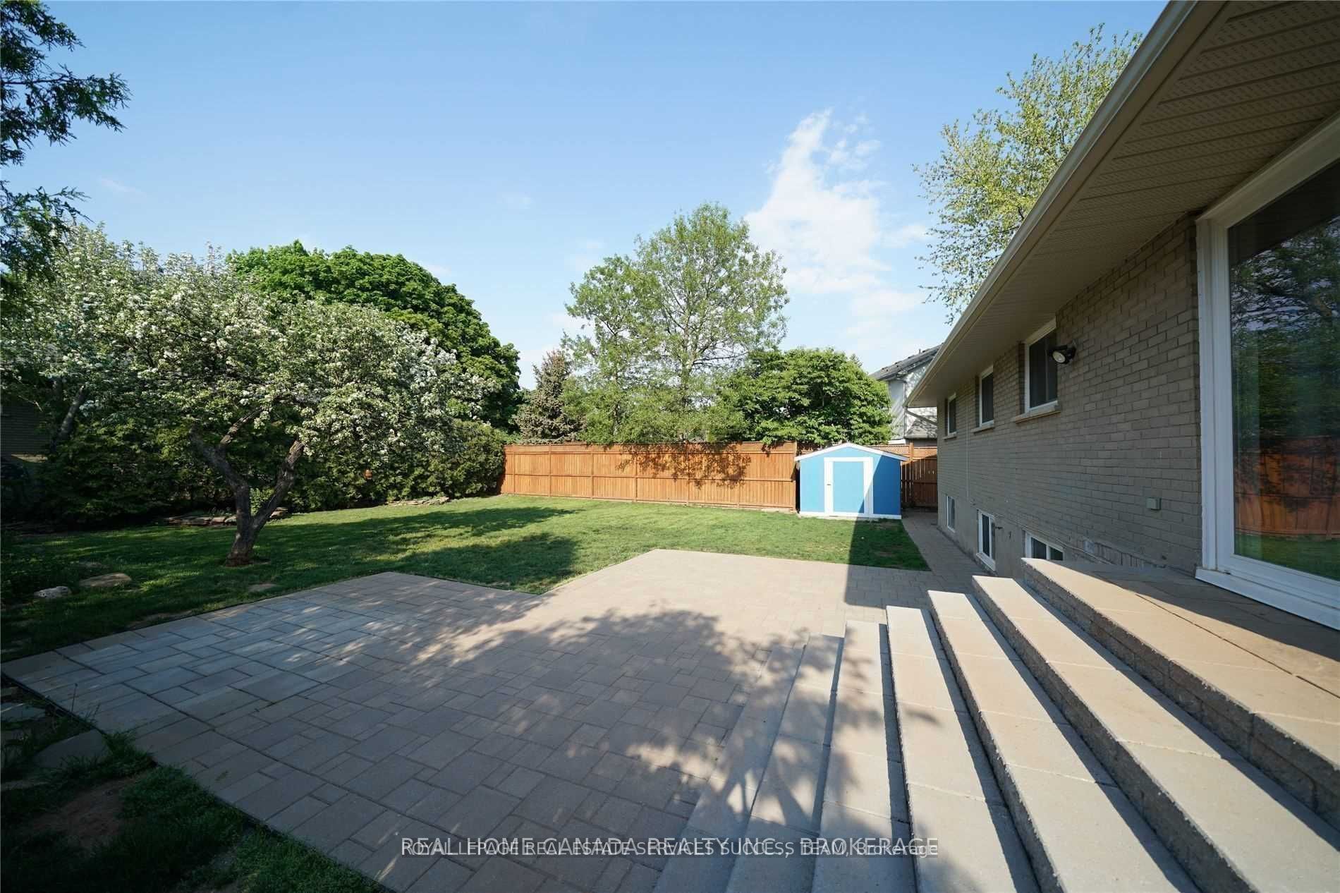 1195 Holton Heights Drive, Oakville, ON L6H 2E6 photo 4