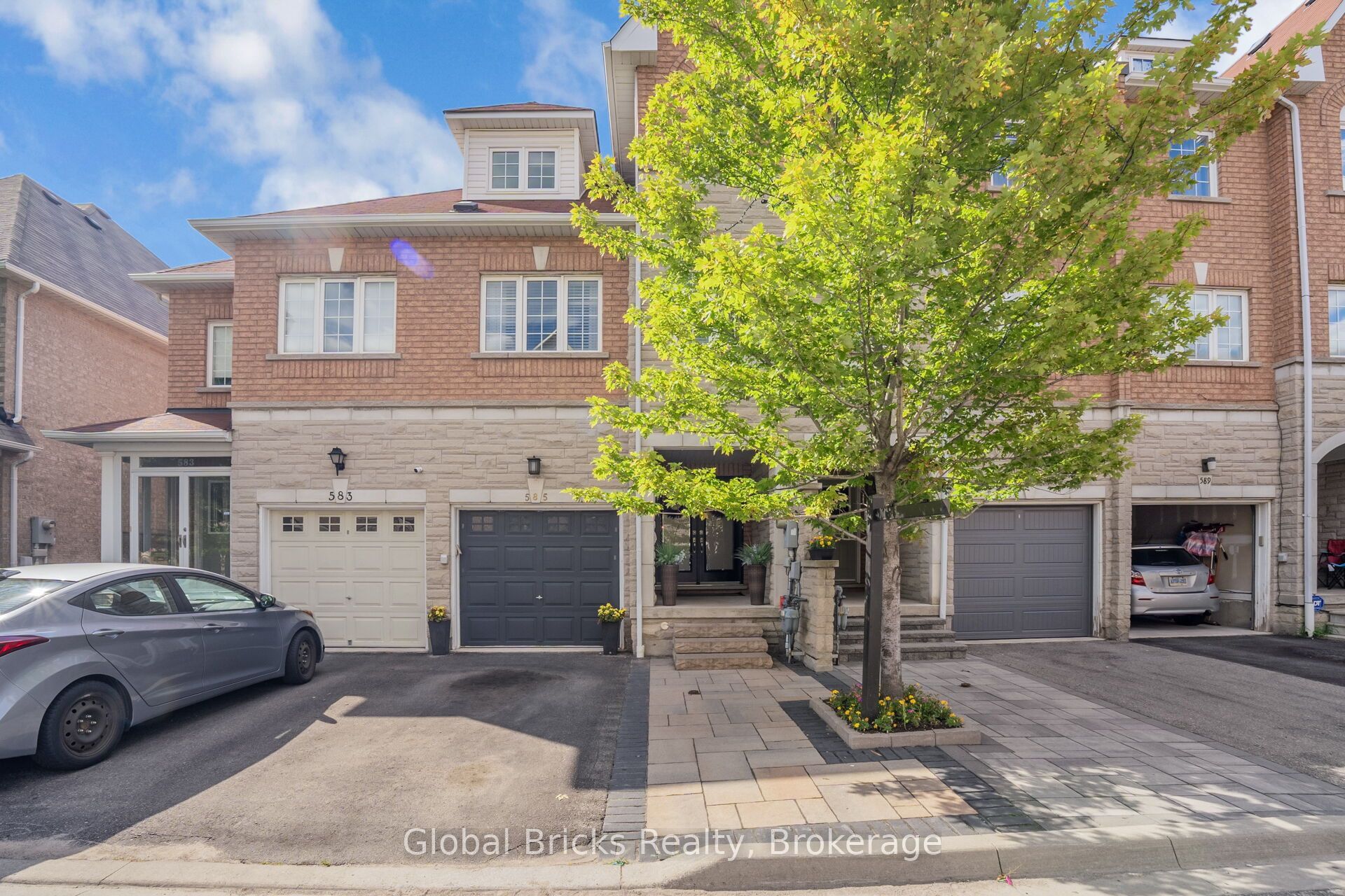 585 Candlestick Circle, Mississauga, ON L4Z 0B3