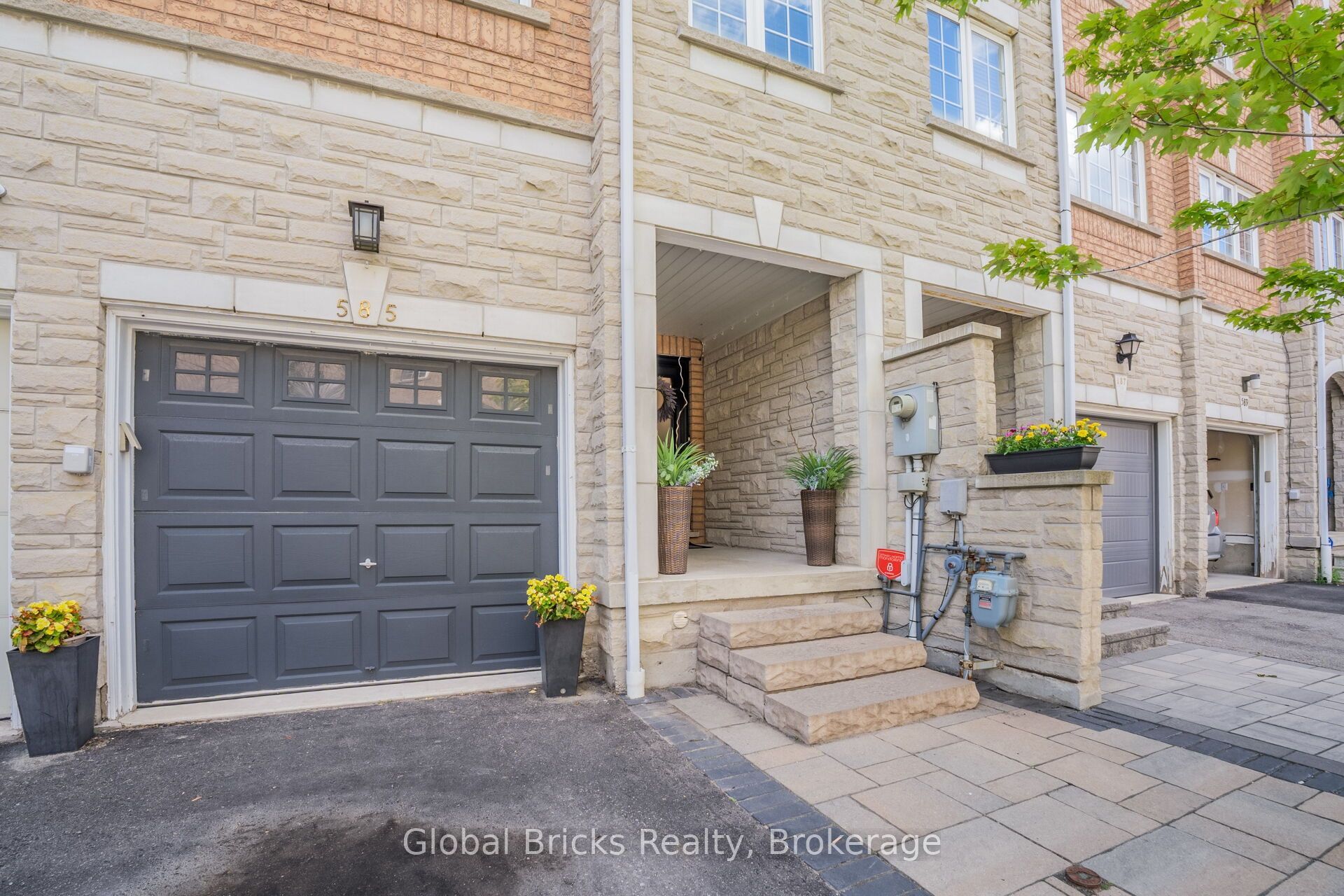 585 Candlestick Circle, Mississauga, ON L4Z 0B3 photo 4