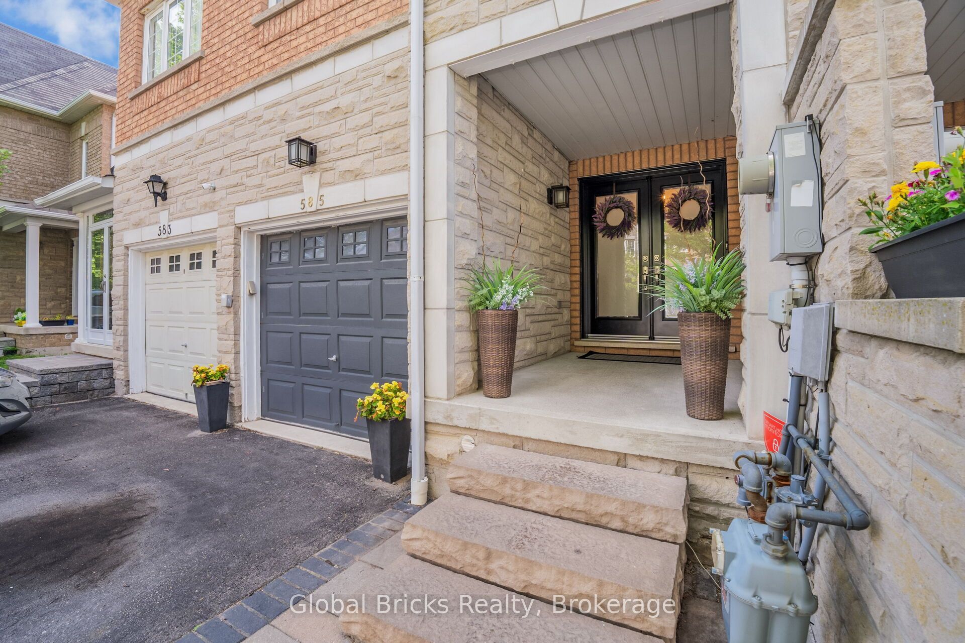 585 Candlestick Circle, Mississauga, ON L4Z 0B3 photo 5