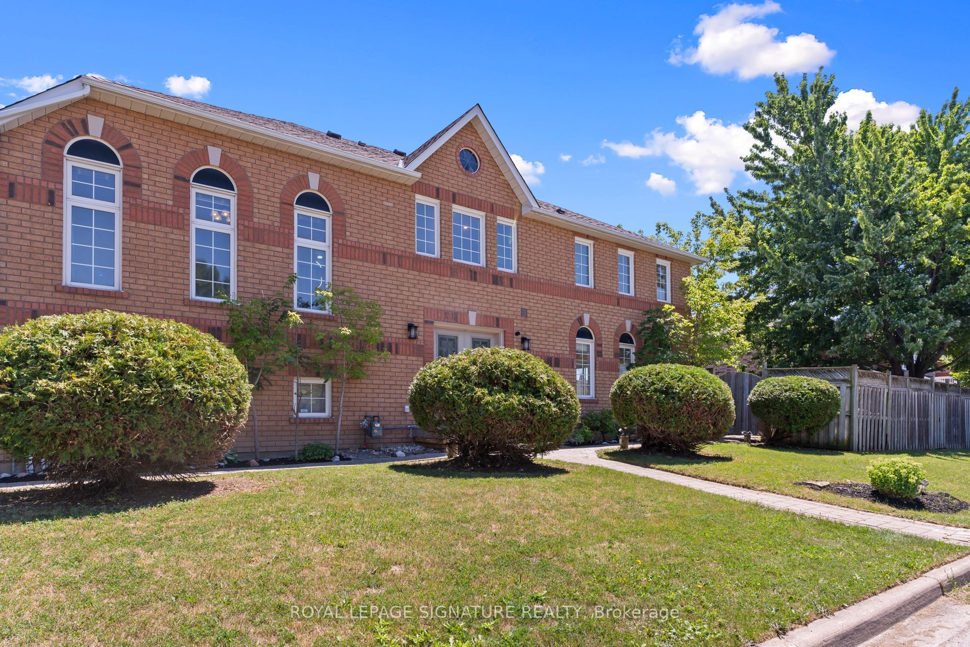 1313 Inuit Trail, Mississauga, ON L5N 7R4 photo 2