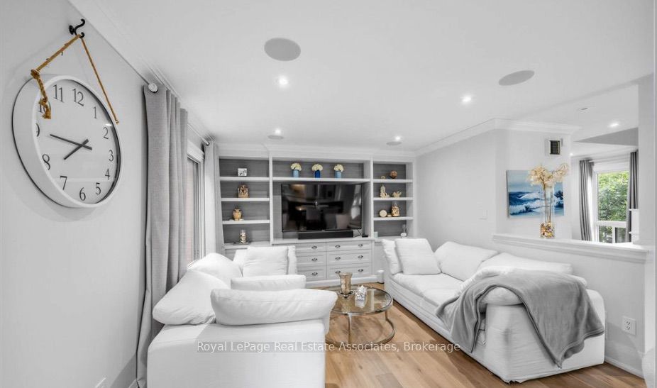 6760 Dolmage Court, Mississauga, ON L5N 4V9 photo 2