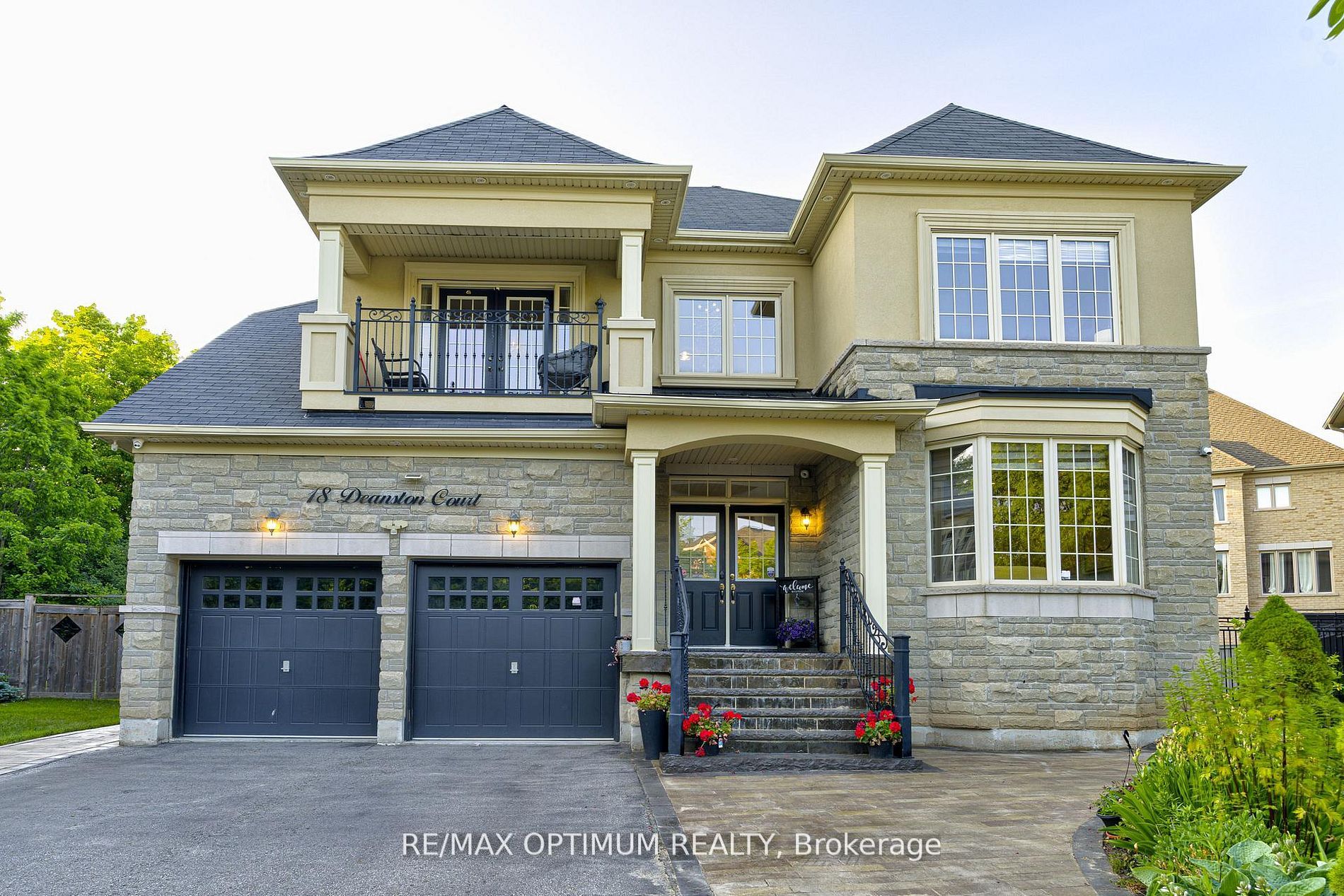 18 Deanston Court, Brampton, ON L6X 2Z7 photo 3