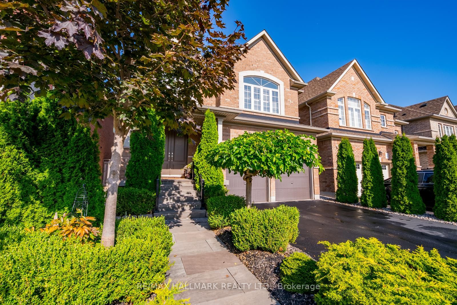 124 Bonnie Braes Drive, Brampton, ON L6Y 0W7 photo 2