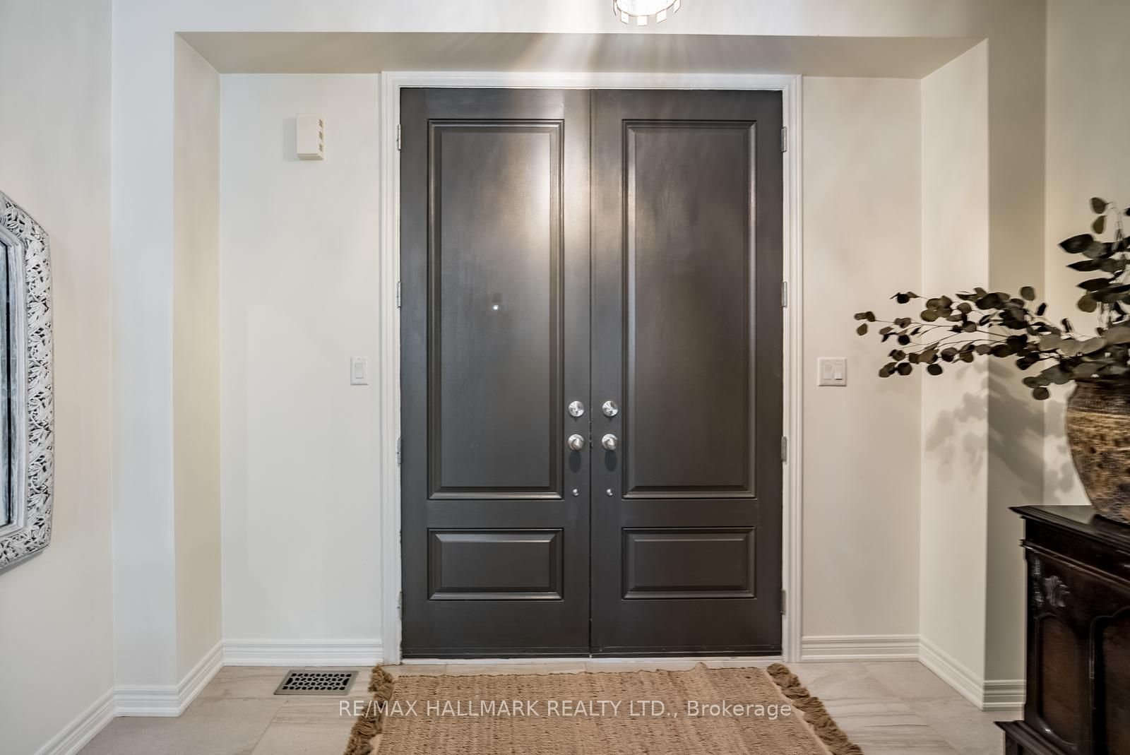 124 Bonnie Braes Drive, Brampton, ON L6Y 0W7 photo 3