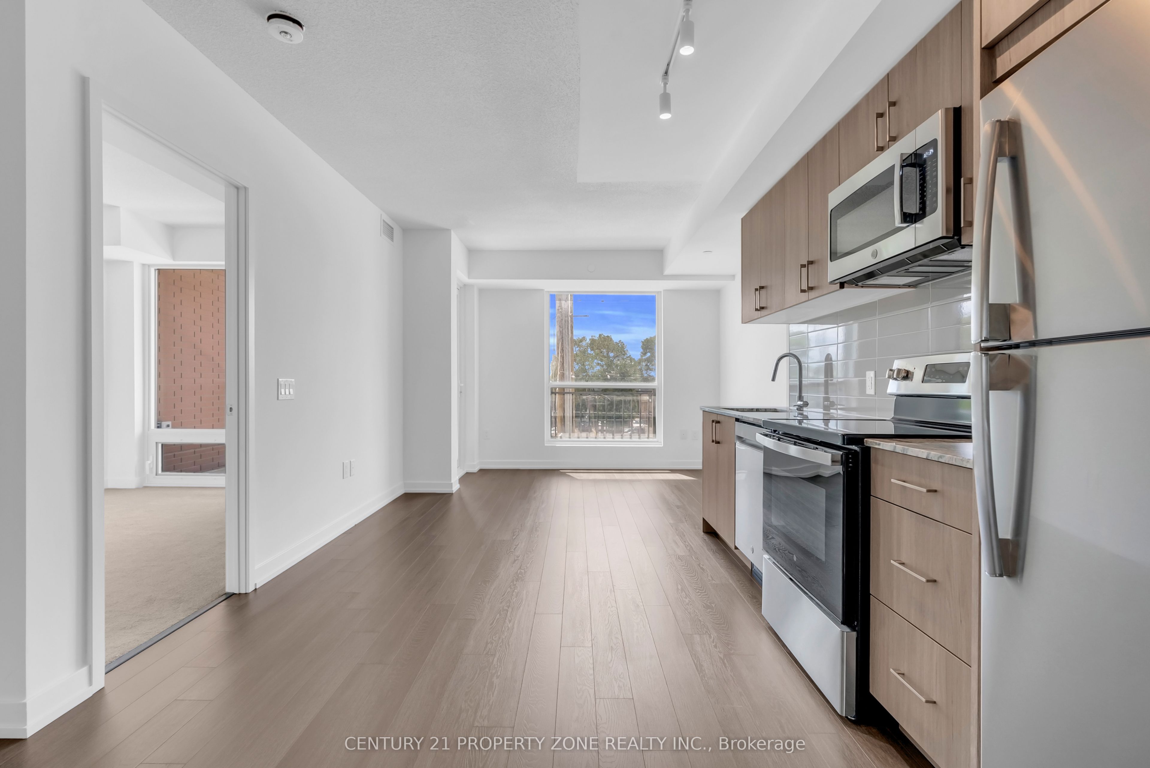 4010 Eglinton Avenue W 227, Toronto, ON M9A 0G5 photo 3
