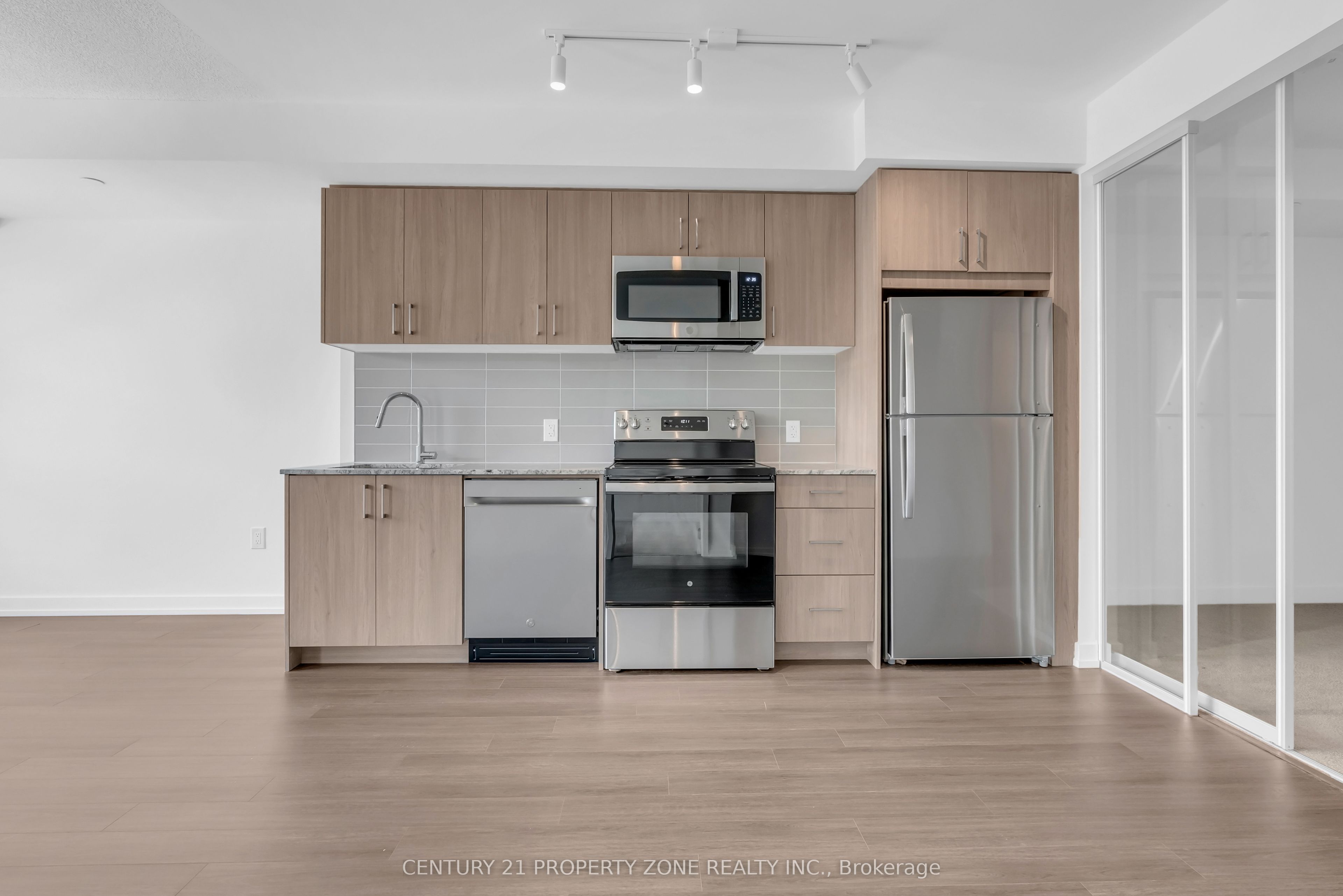 4010 Eglinton Avenue W 227, Toronto, ON M9A 0G5 photo 4
