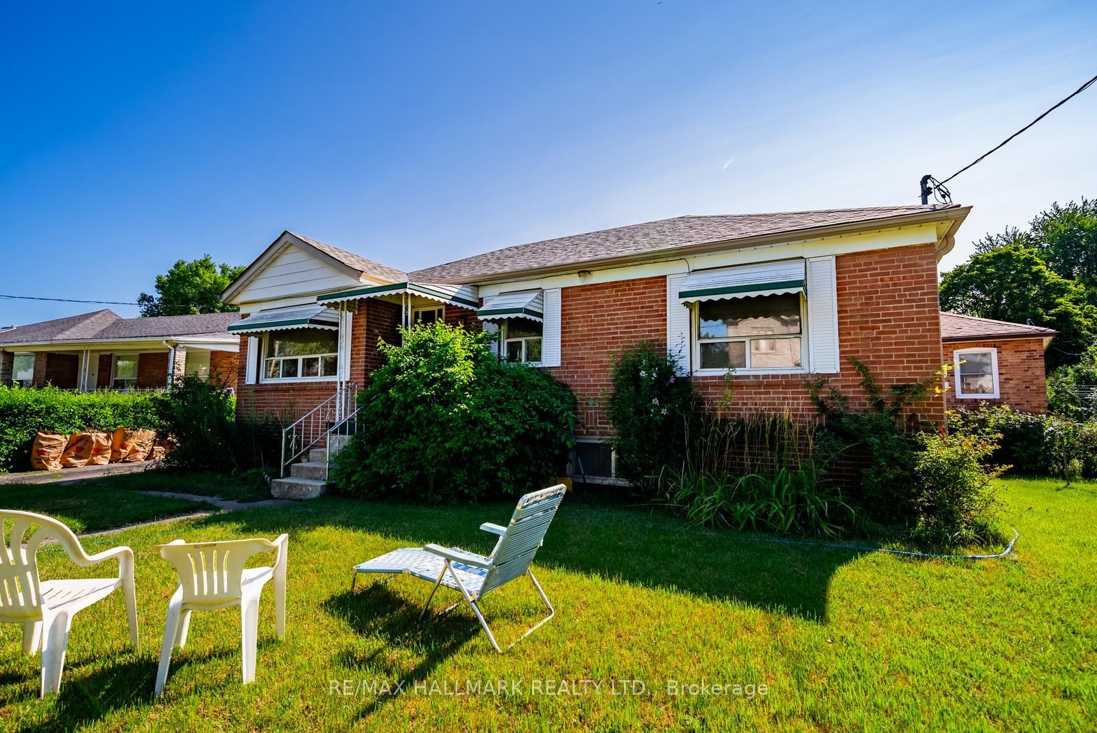 31 Frimette Crescent, Toronto, ON M6N 4W5 photo 3