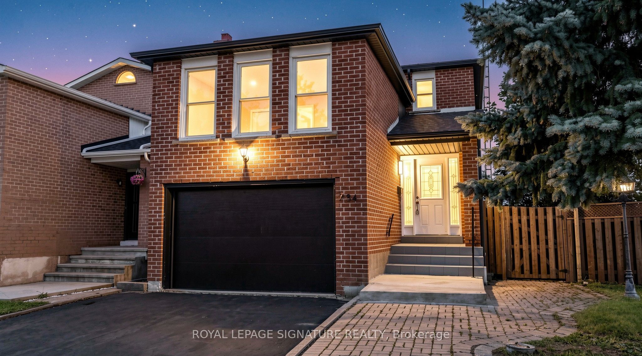784 Galloway Crescent, Mississauga, ON L5C 3T9 photo 2
