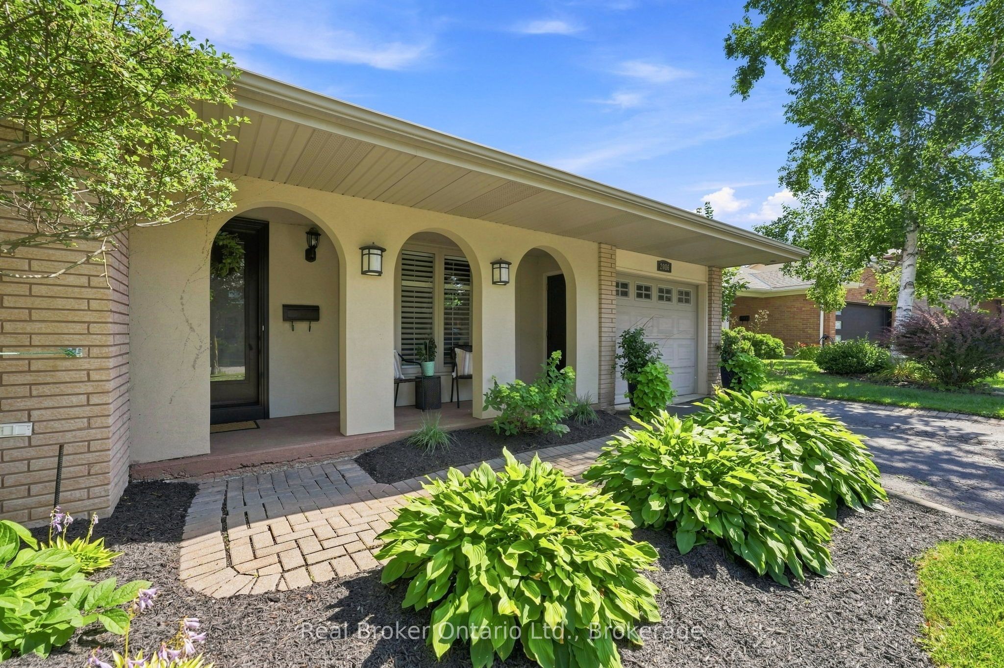 2086 Cavendish Drive, Burlington, ON L7P 1Z1 photo 3