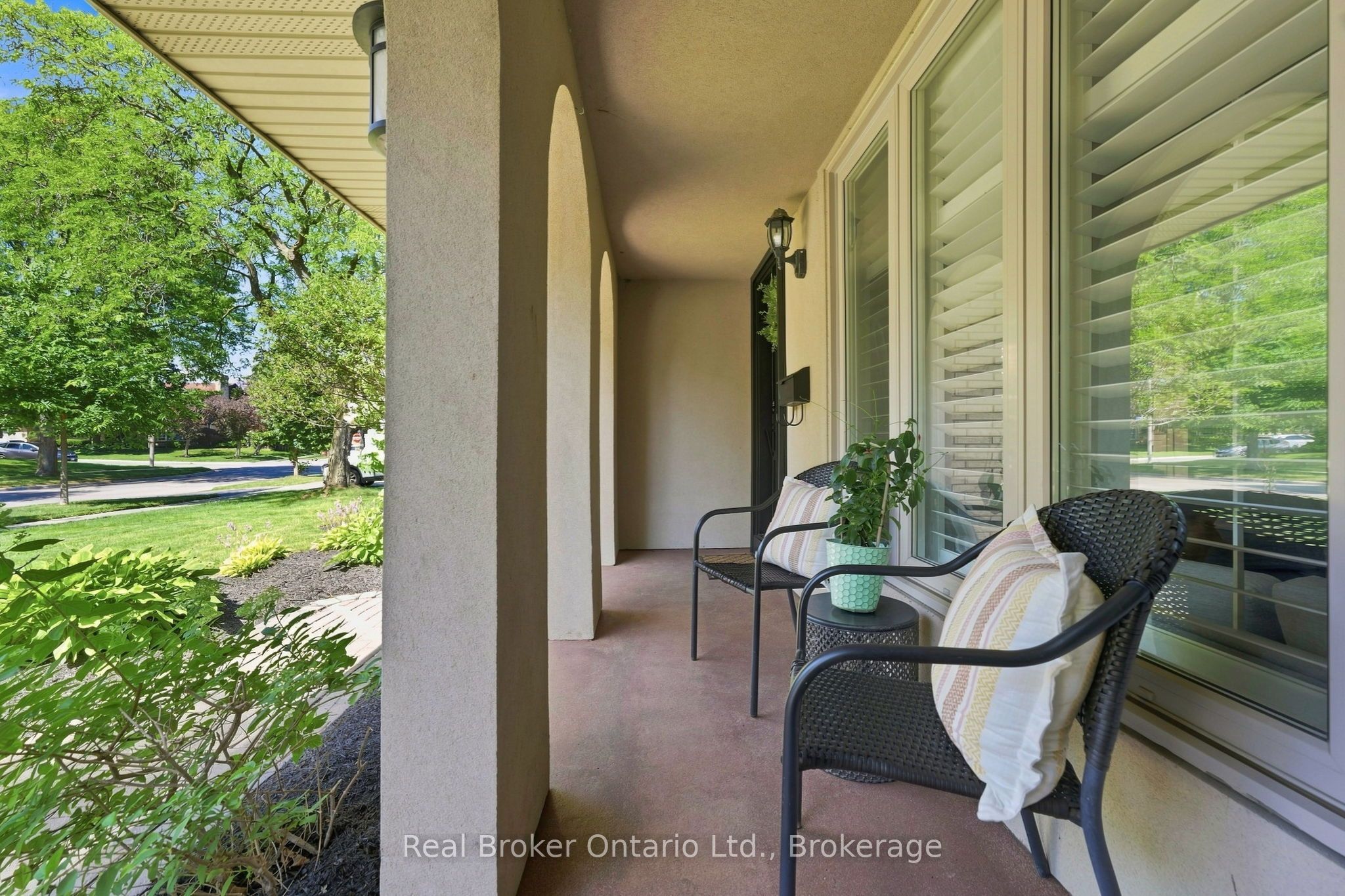 2086 Cavendish Drive, Burlington, ON L7P 1Z1 photo 5