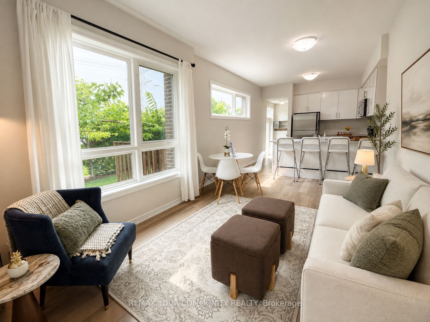 90 Caledonia Park Road 2, Toronto, ON M6H 0B1 photo 2