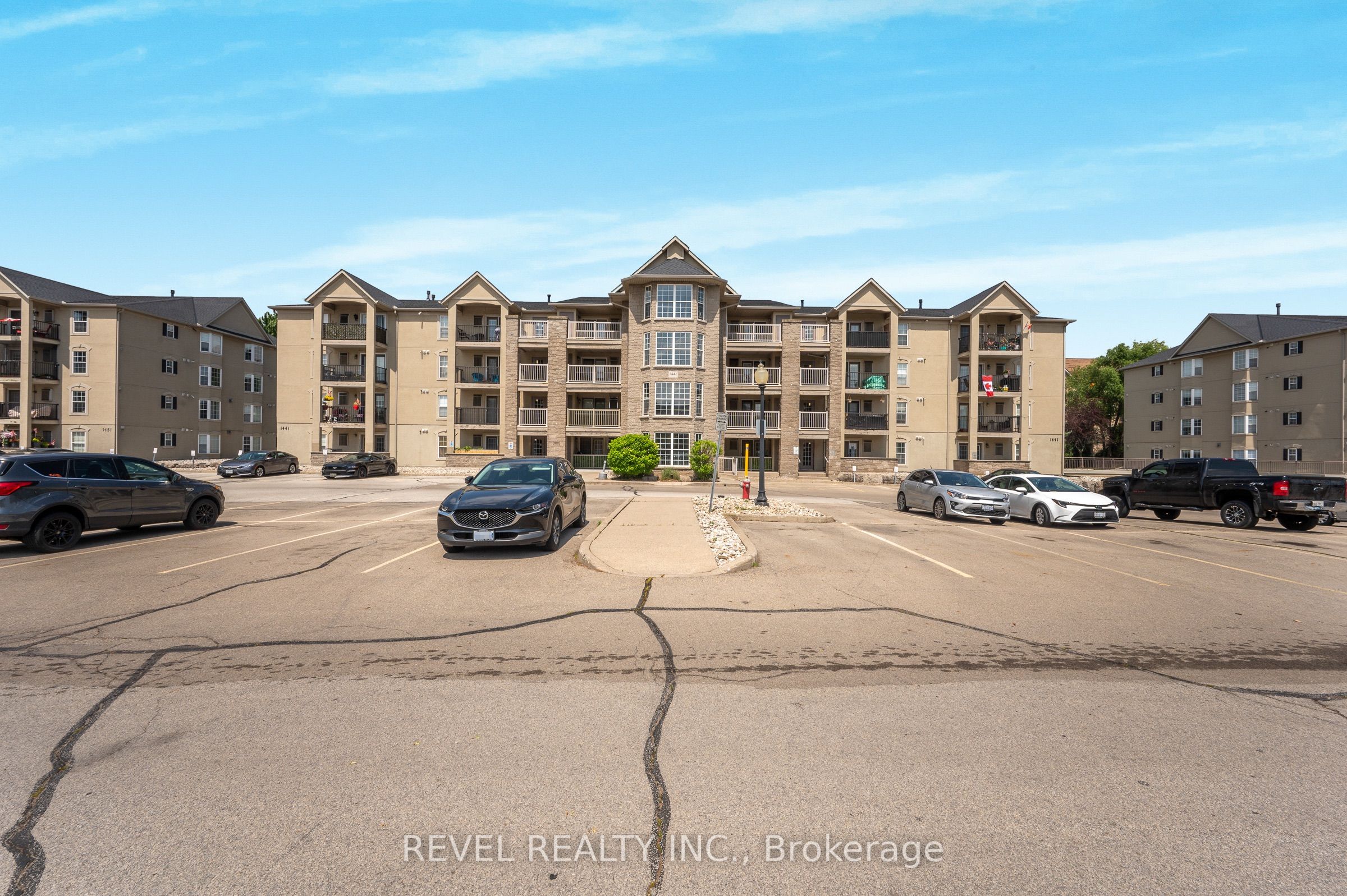1441 Walkers Line 105, Burlington, ON L7M 4P2