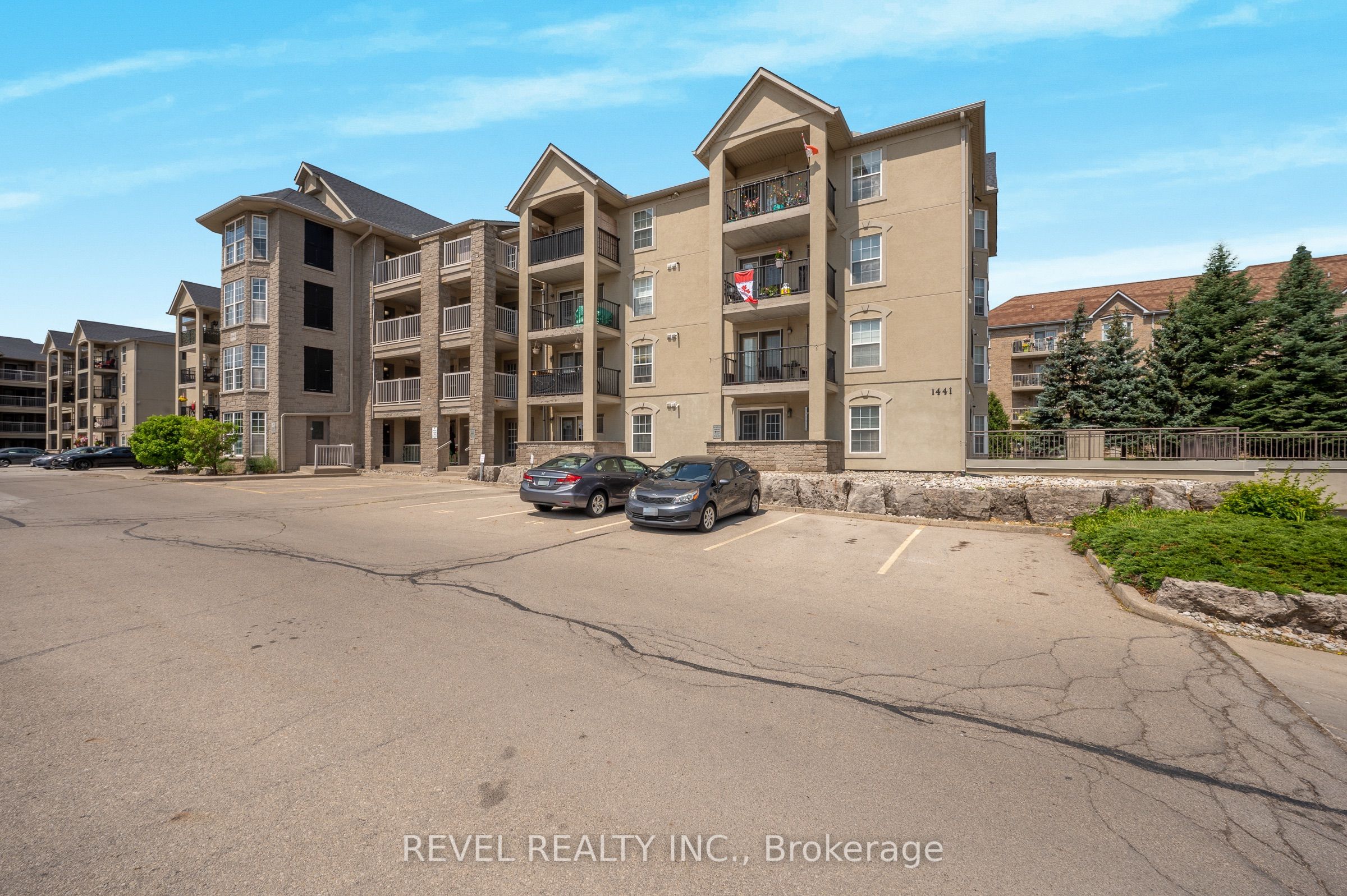 1441 Walkers Line 105, Burlington, ON L7M 4P2 photo 5