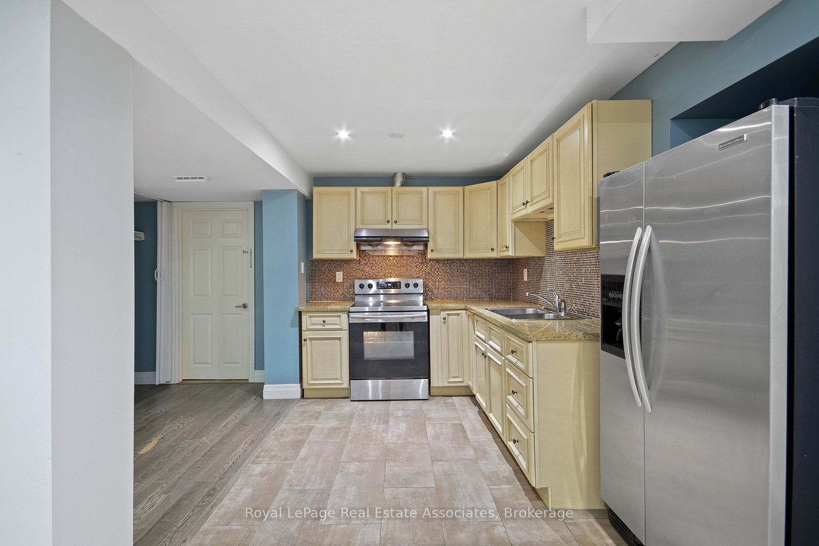 16 Sergio Marchi Street Lower, Toronto, ON M3L 0B7 photo 2