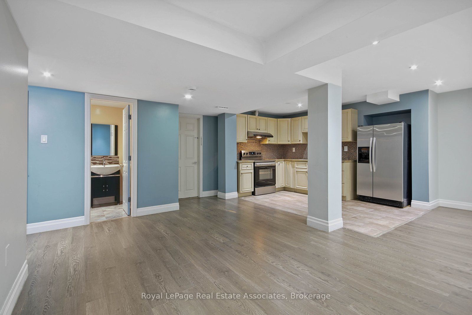 16 Sergio Marchi Street Lower, Toronto, ON M3L 0B7 photo 3