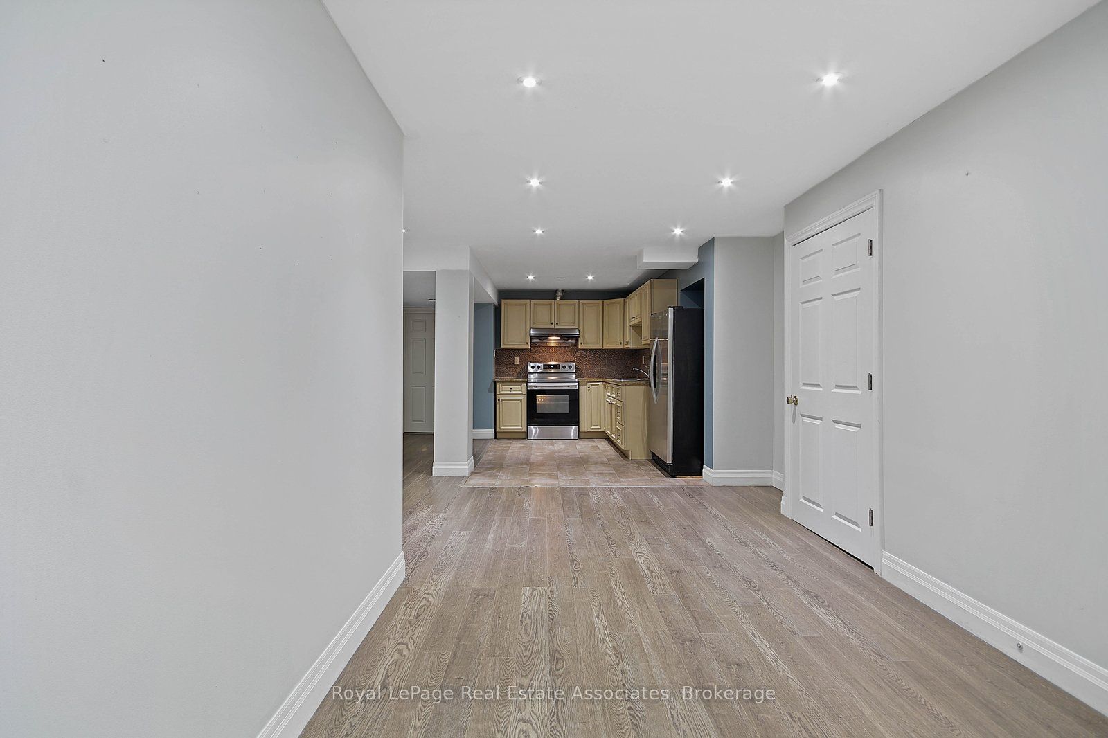 16 Sergio Marchi Street Lower, Toronto, ON M3L 0B7 photo 4