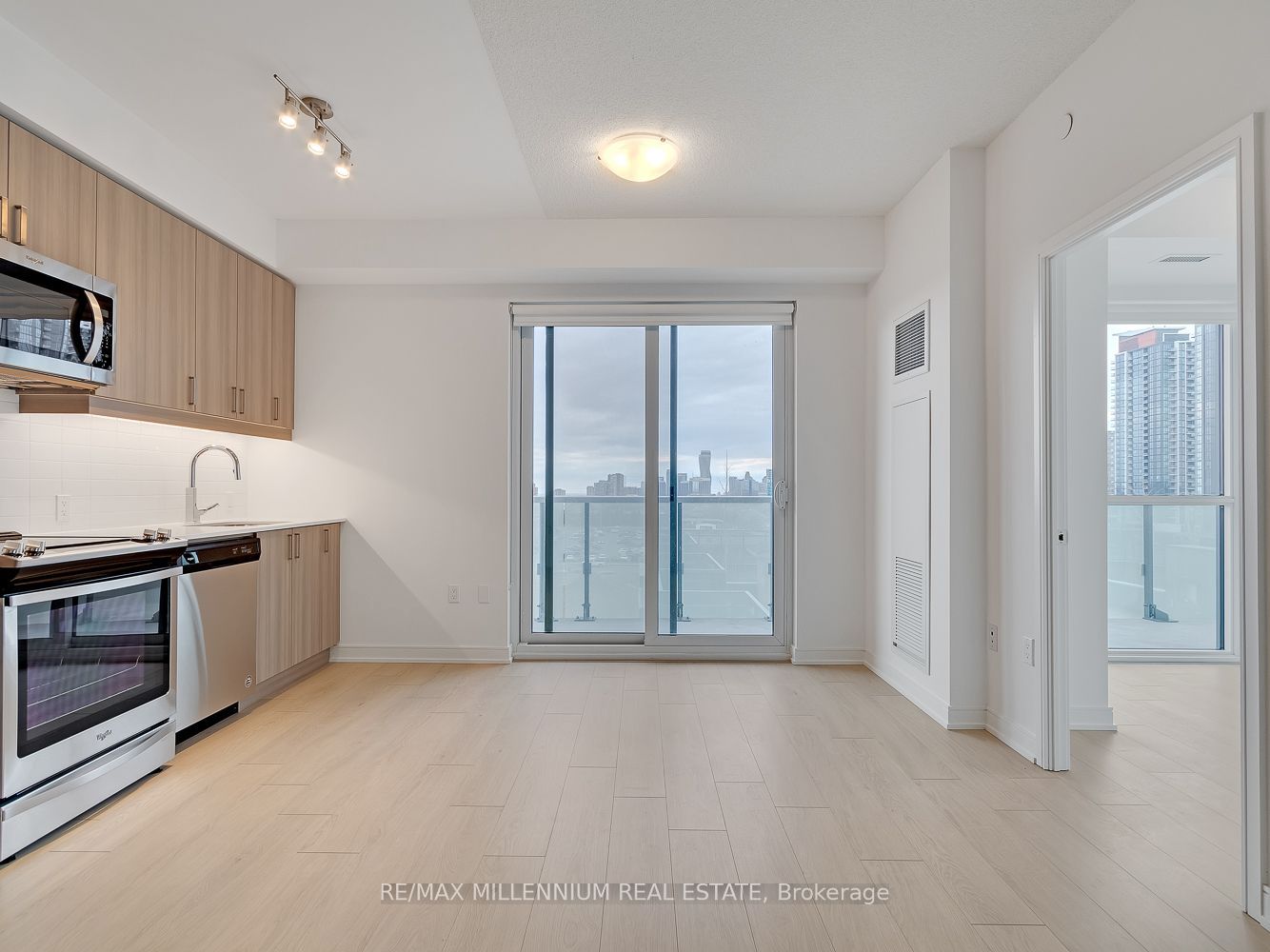 8 Nahani Way 2706, Mississauga, ON L4Z 0C6 photo 5