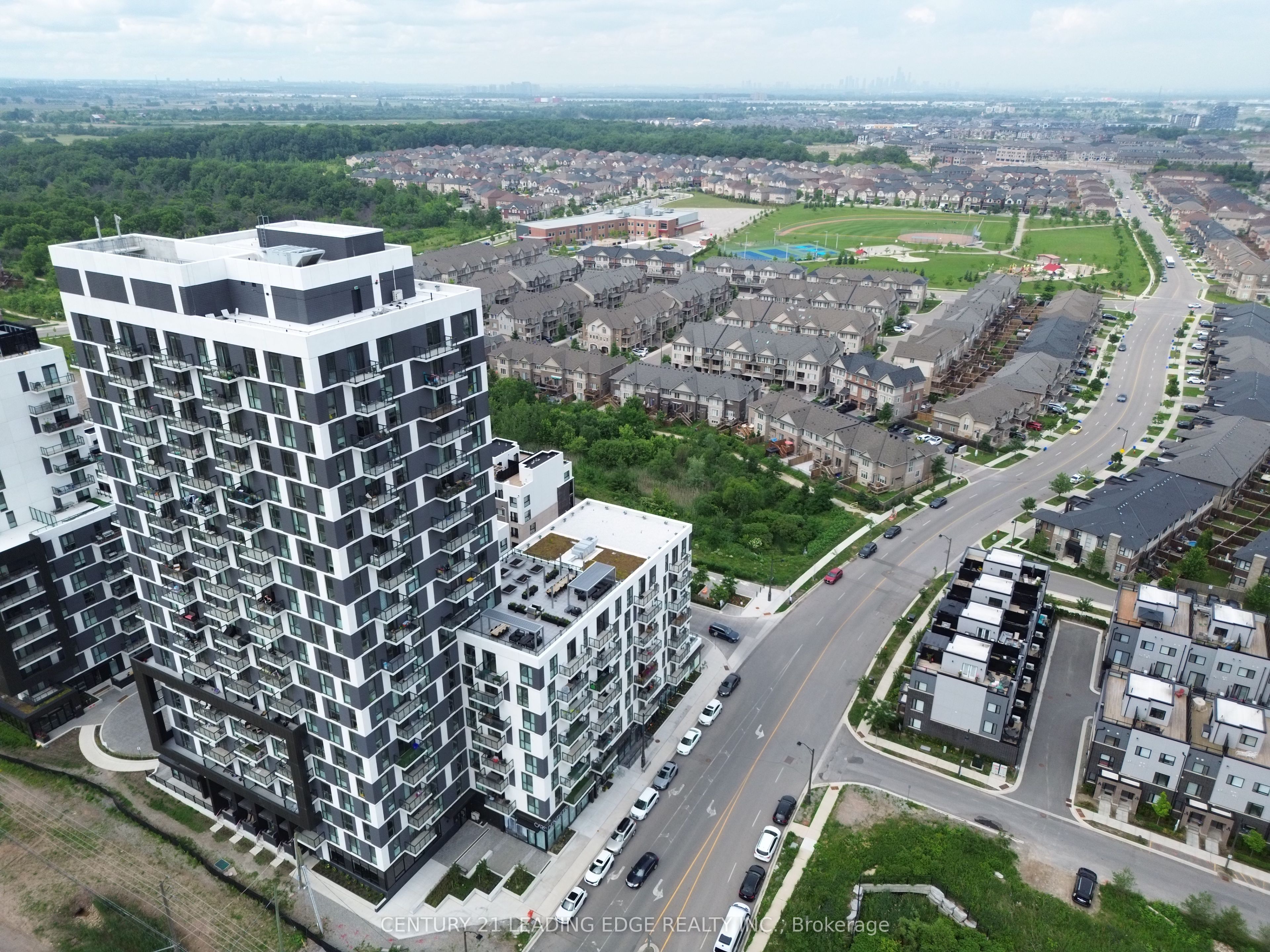 335 Wheat Boom Drive 2002, Oakville, ON L6H 7Y1