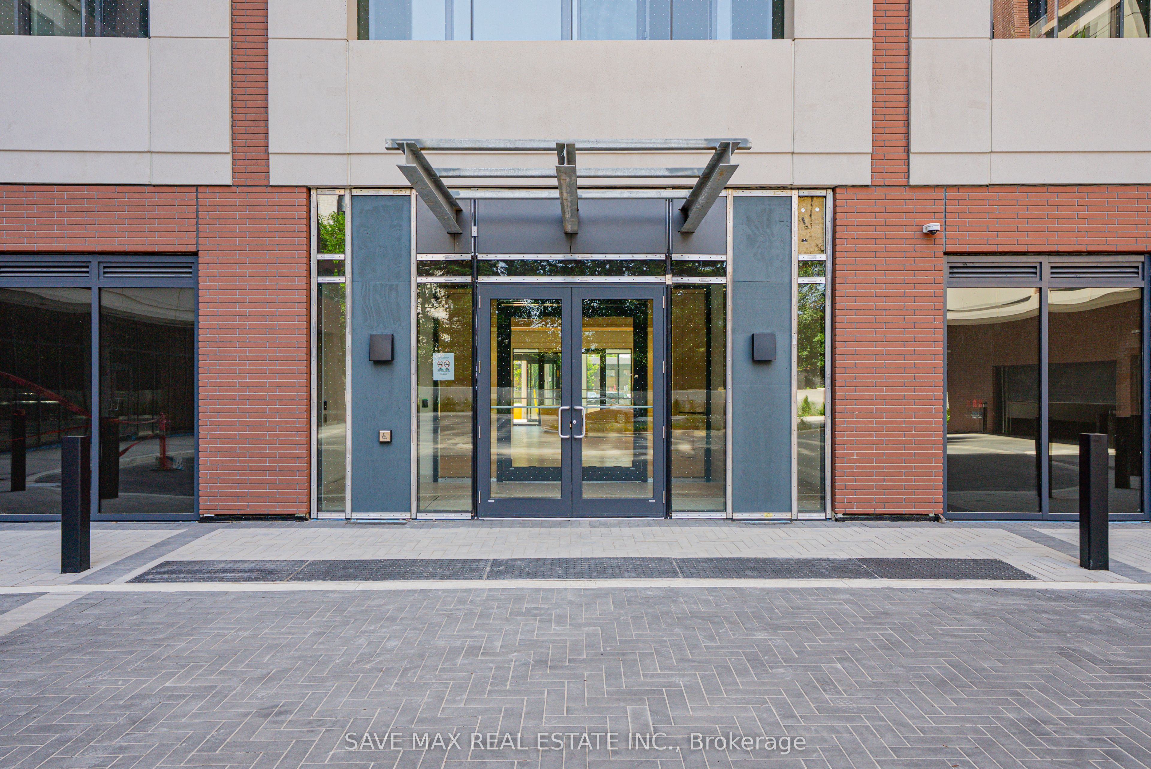4010 Eglinton Avenue W 615, Toronto, ON M9A 0G5 photo 2