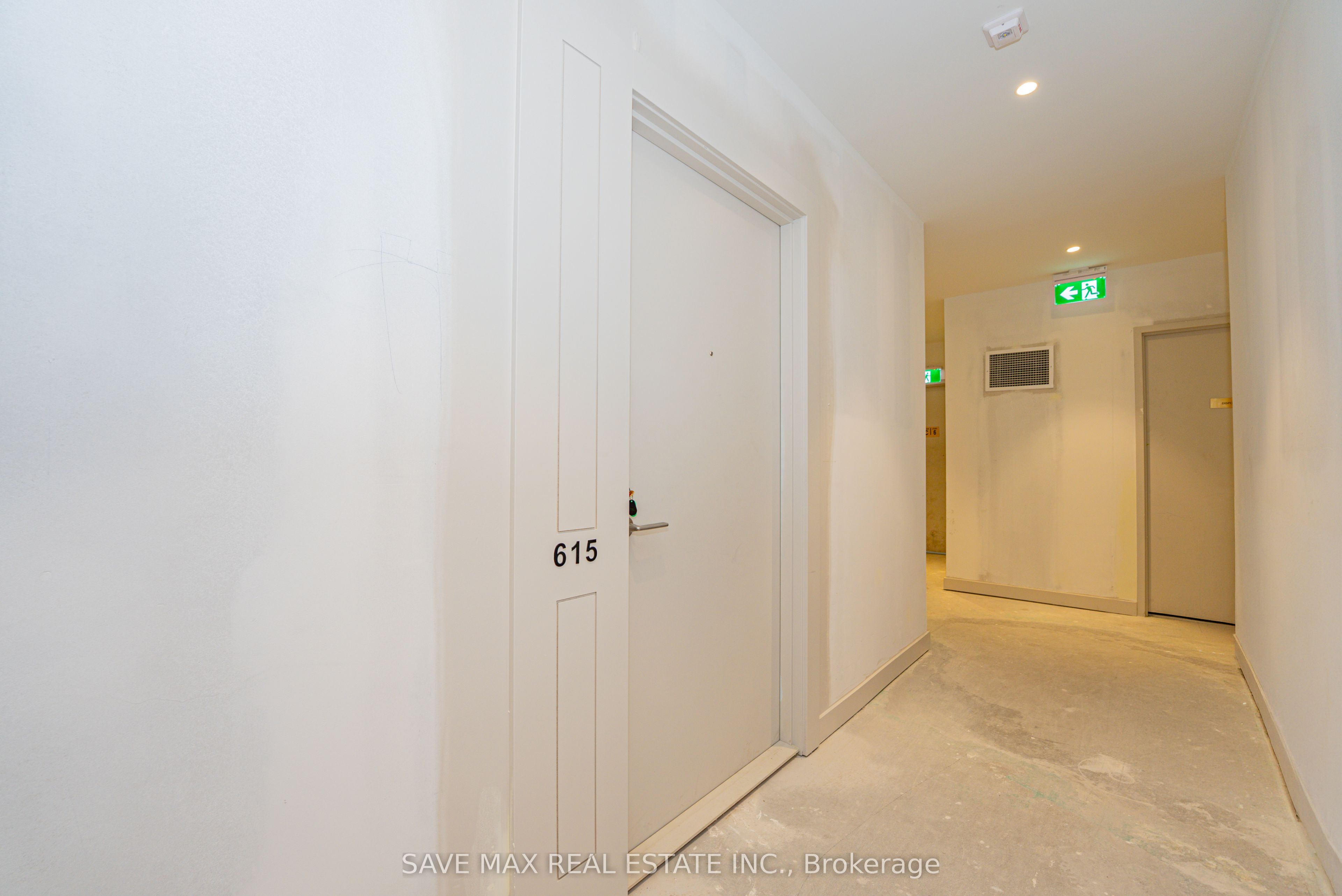 4010 Eglinton Avenue W 615, Toronto, ON M9A 0G5 photo 5